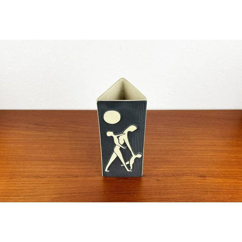 Vaso danese di metà secolo della serie You and I Studio Pottery di Svend Aage Holm Sørensen per Søholm, anni '50, in ottime condizioni. Progettato tra il 1950 e il 1959 Questo pezzo ha un marchio di attribuzione, sono sicuro che sia completamente