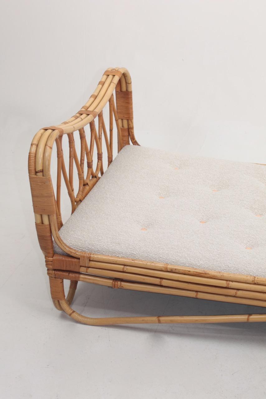 Midcentury Daybed in Bamboo with New Boucle Mattress, 1950s 1