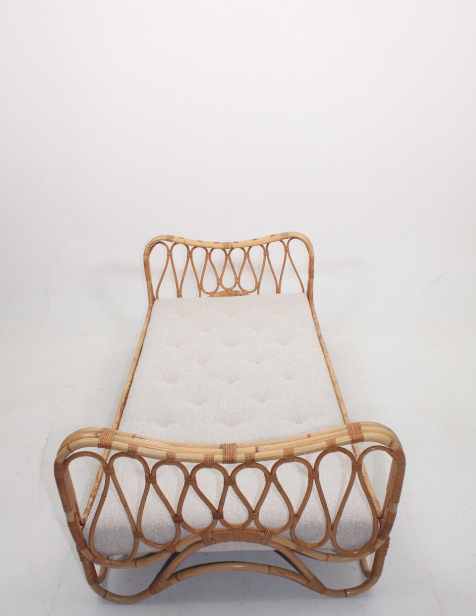 Midcentury Daybed in Bamboo with New Boucle Mattress, 1950s In Good Condition In Lejre, DK