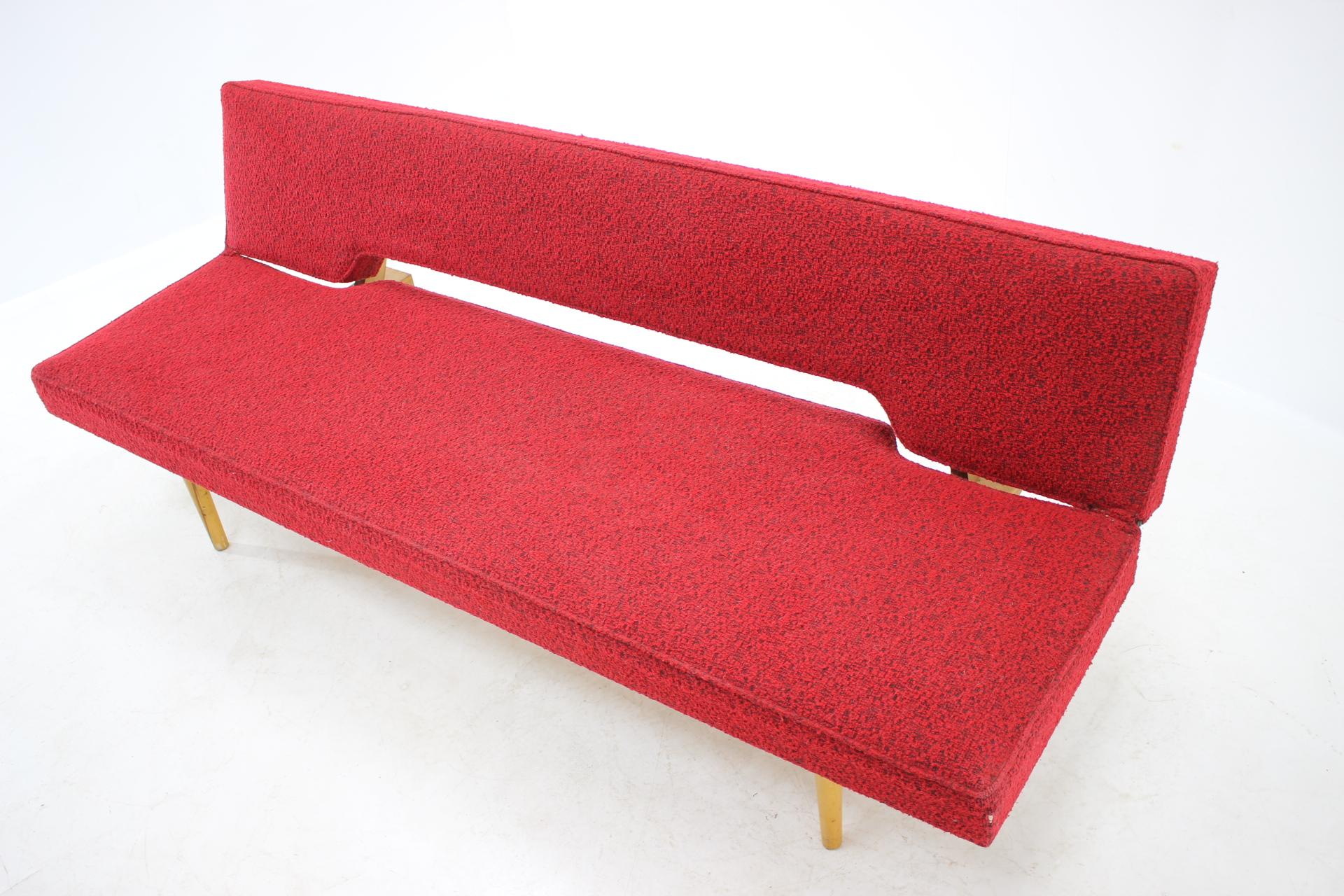 Sofá-cama de mediados de siglo Miroslav Navratil, Interier Praha, años 60 en venta 1