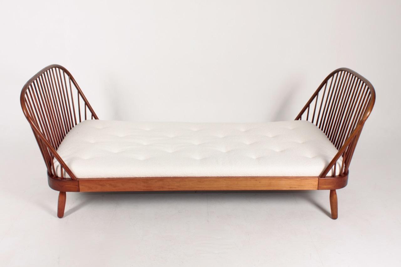 Midcentury Daybed with Boucle Mattress Designed by Frode Holm, 1940s In Good Condition In Lejre, DK