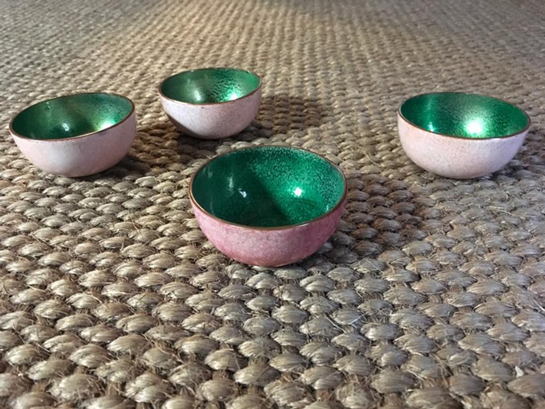 Midcentury De Poli Malachite Green Colored  Enameled Brass set 4 Serveware Bowls In Good Condition In Brescia, IT