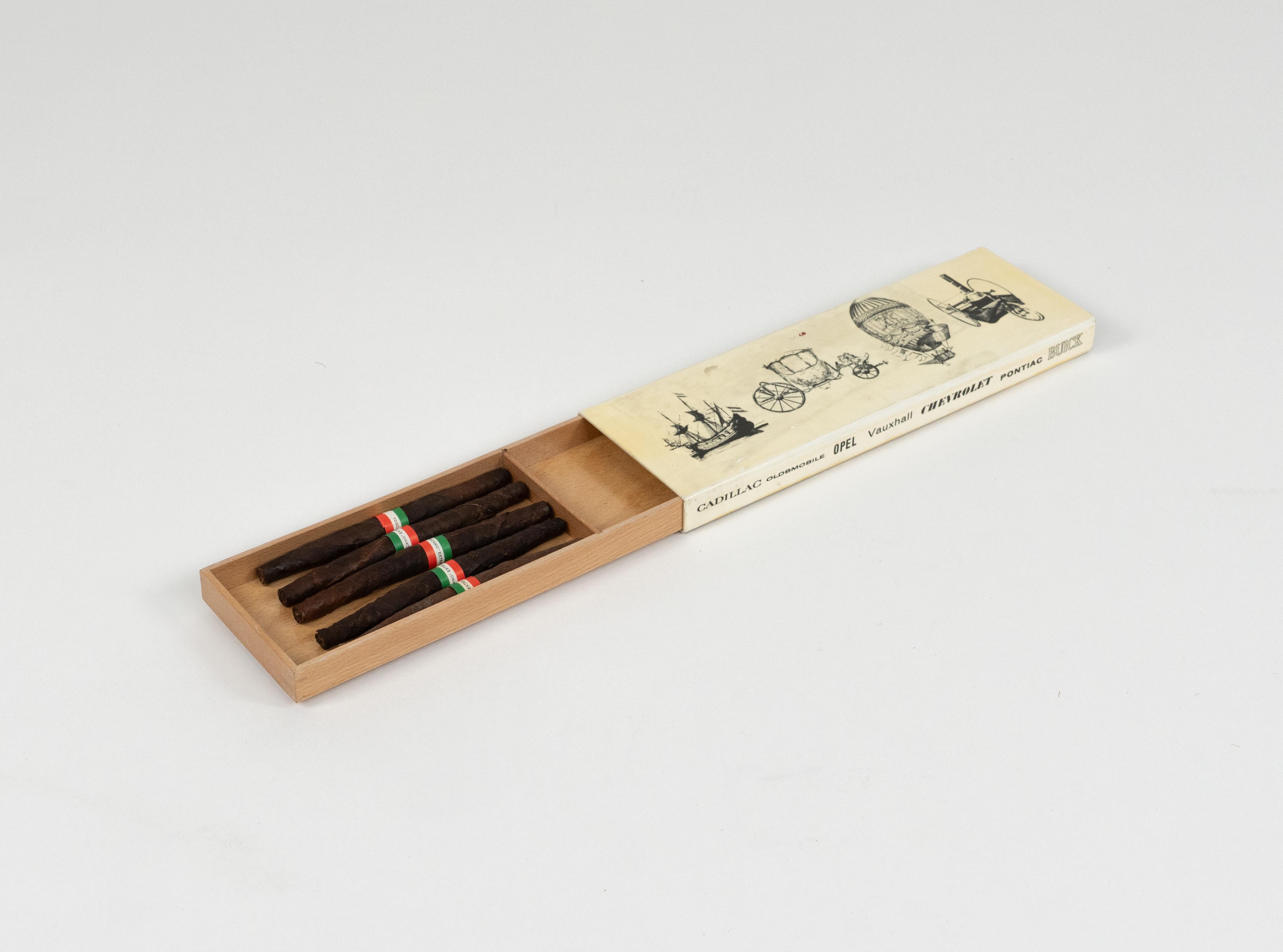 Scatola decorativa pubblicitaria di metà secolo, metallo smaltato e Wood, Italia 1960 In condizioni buone in vendita a Rome, IT