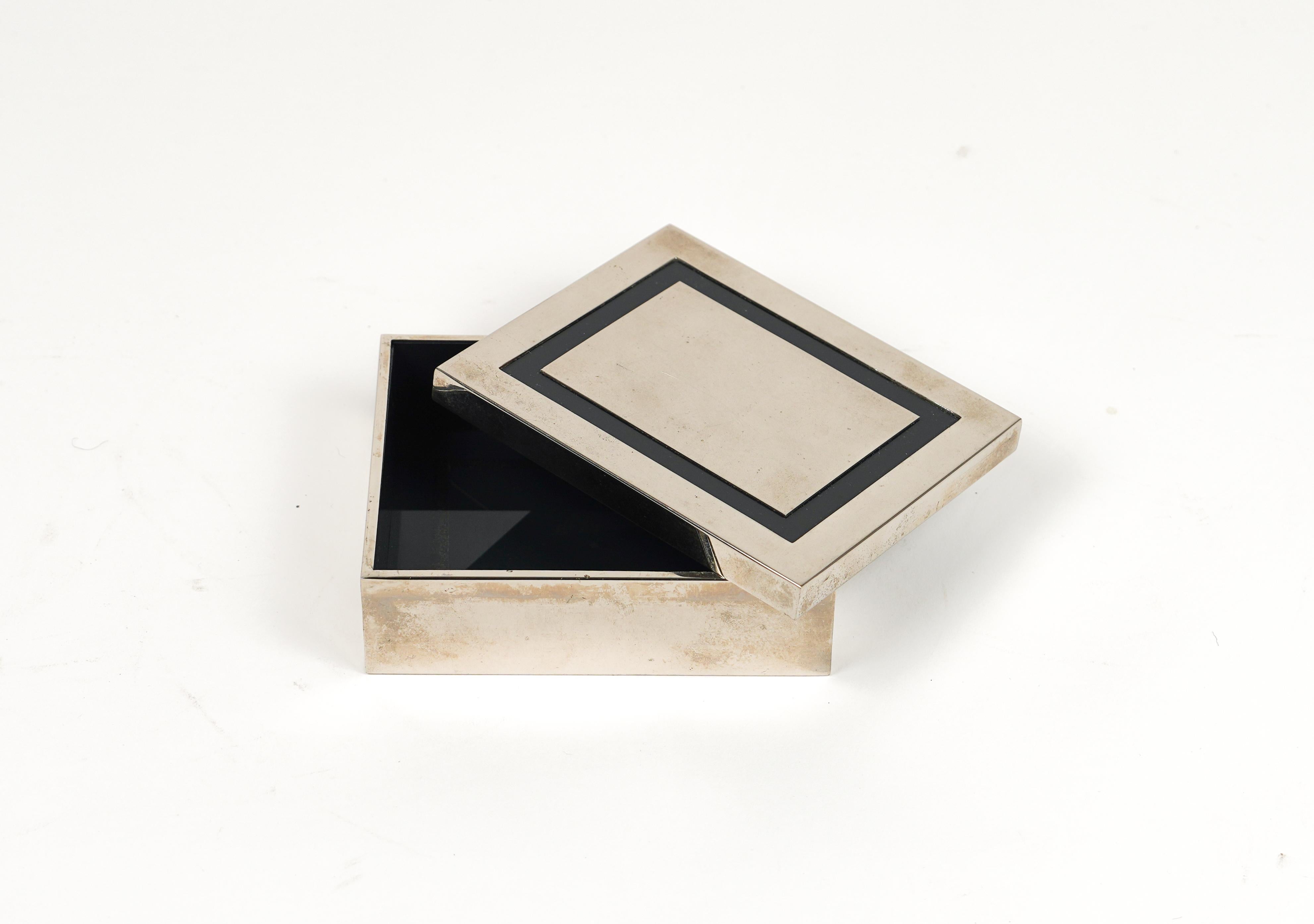 Dekorative Schachtel aus poliertem Stahl und Glas aus der Mitte des Jahrhunderts von Liwan's, Italien 1970er Jahre im Angebot 1