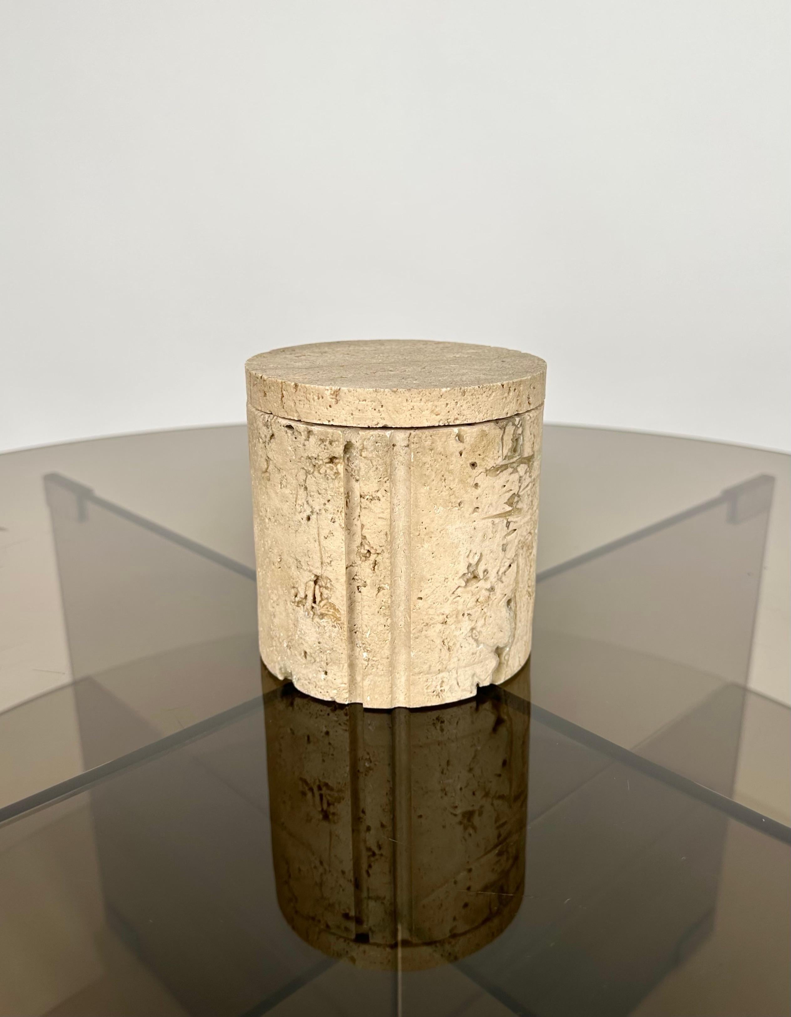 Mid-Century Modern Midcentury Decorative Box in Travertine by Fratelli Mannelli, Italy, 1970s For Sale