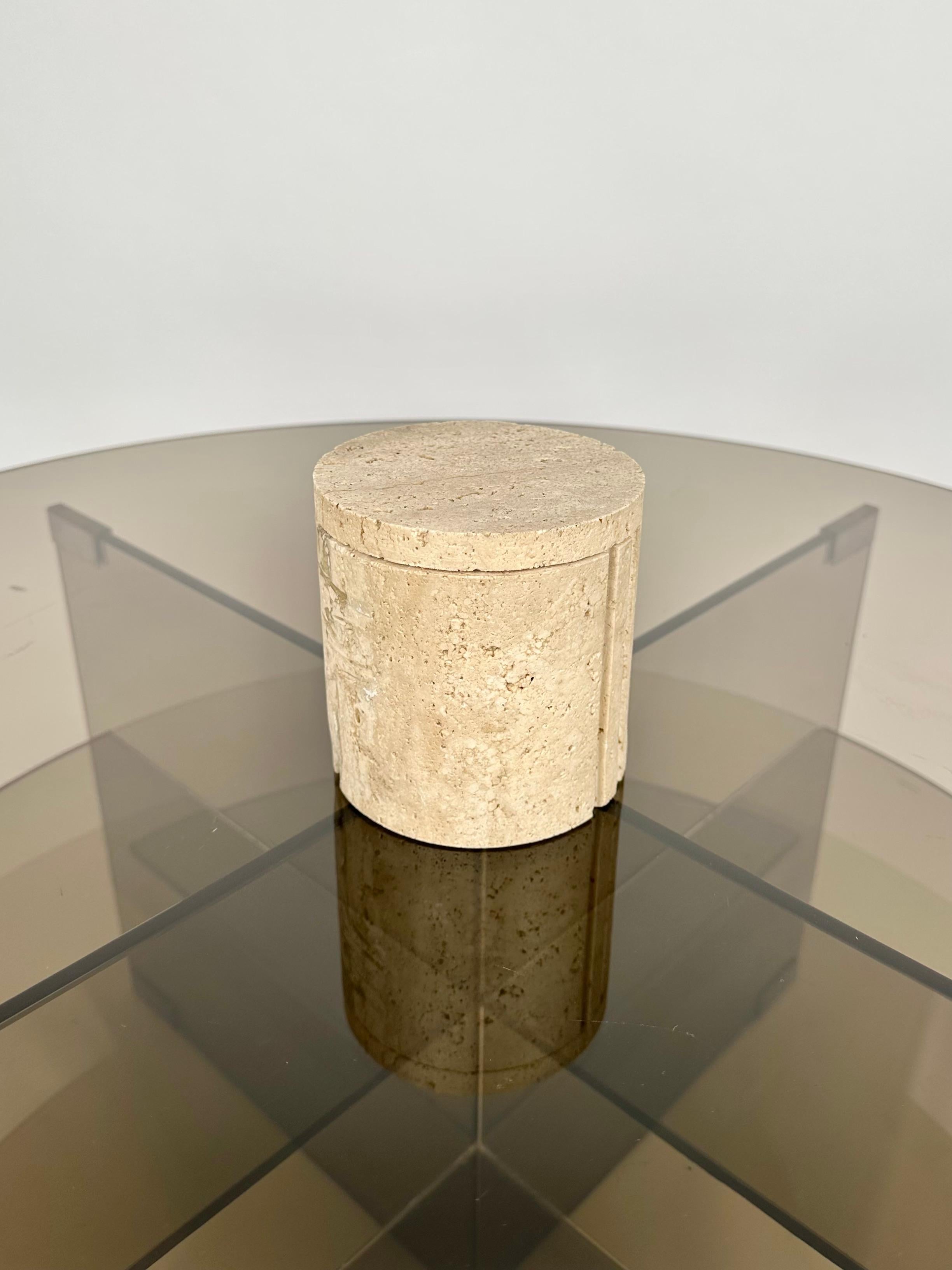 Late 20th Century Midcentury Decorative Box in Travertine by Fratelli Mannelli, Italy, 1970s For Sale
