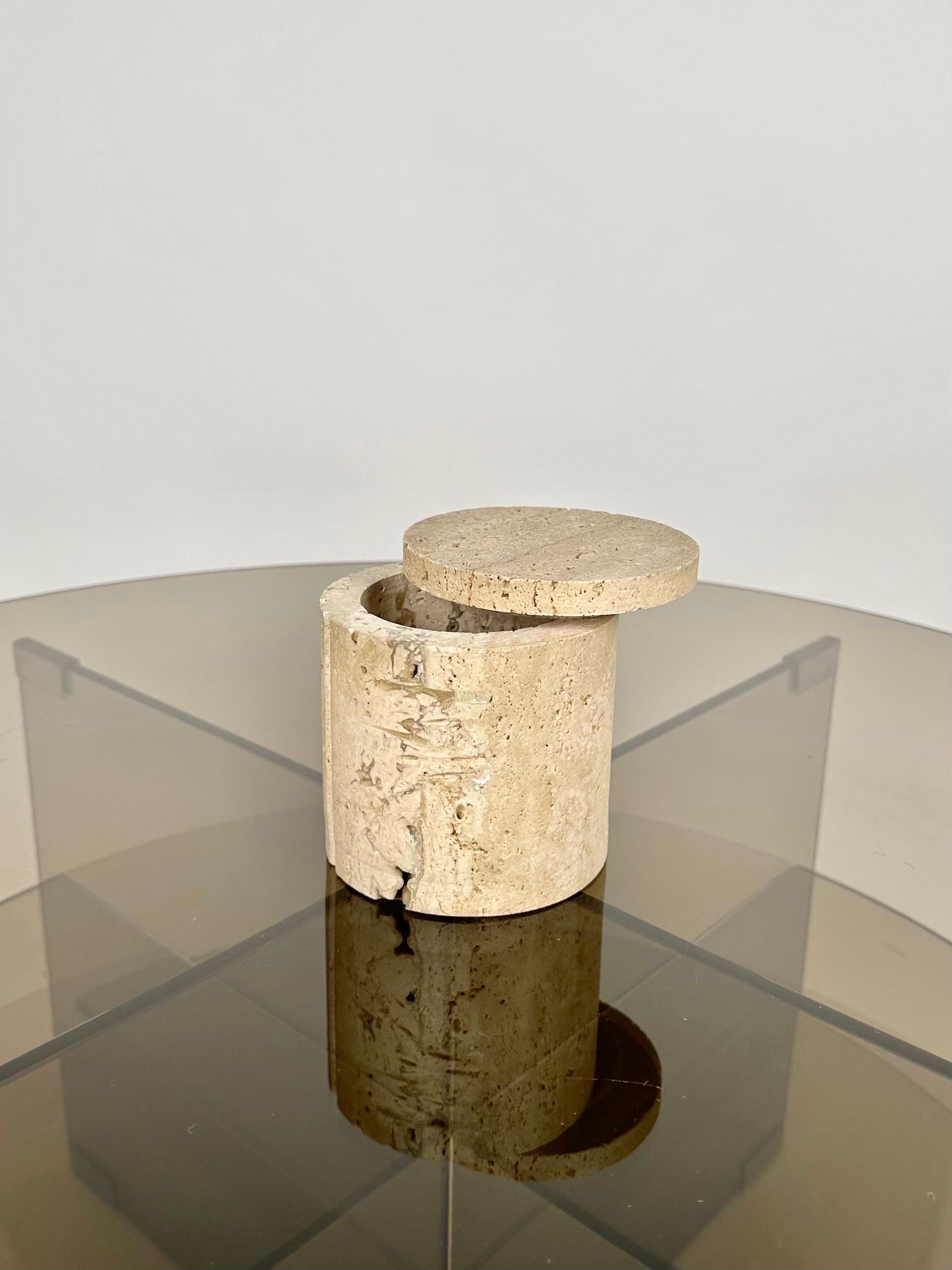 Midcentury Decorative Box in Travertine by Fratelli Mannelli, Italy, 1970s For Sale 1