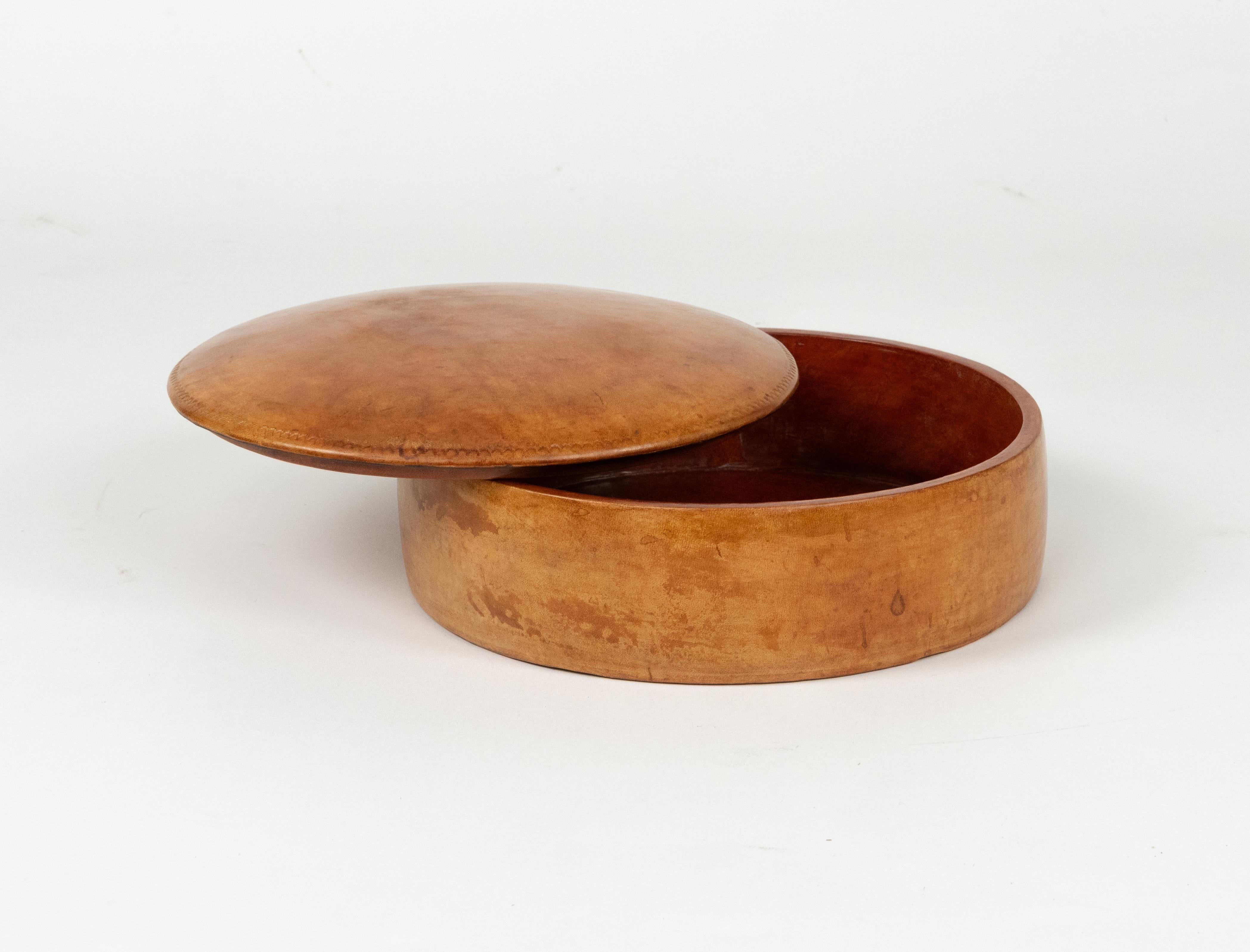 Mid-Century Modern Midcentury Decorative Round Box in Leather, Italy 1960s For Sale