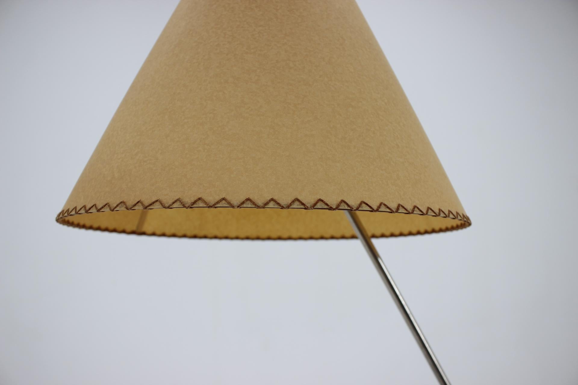 Midcentury Design Adjustable Floor Lamp, 1960s For Sale 1