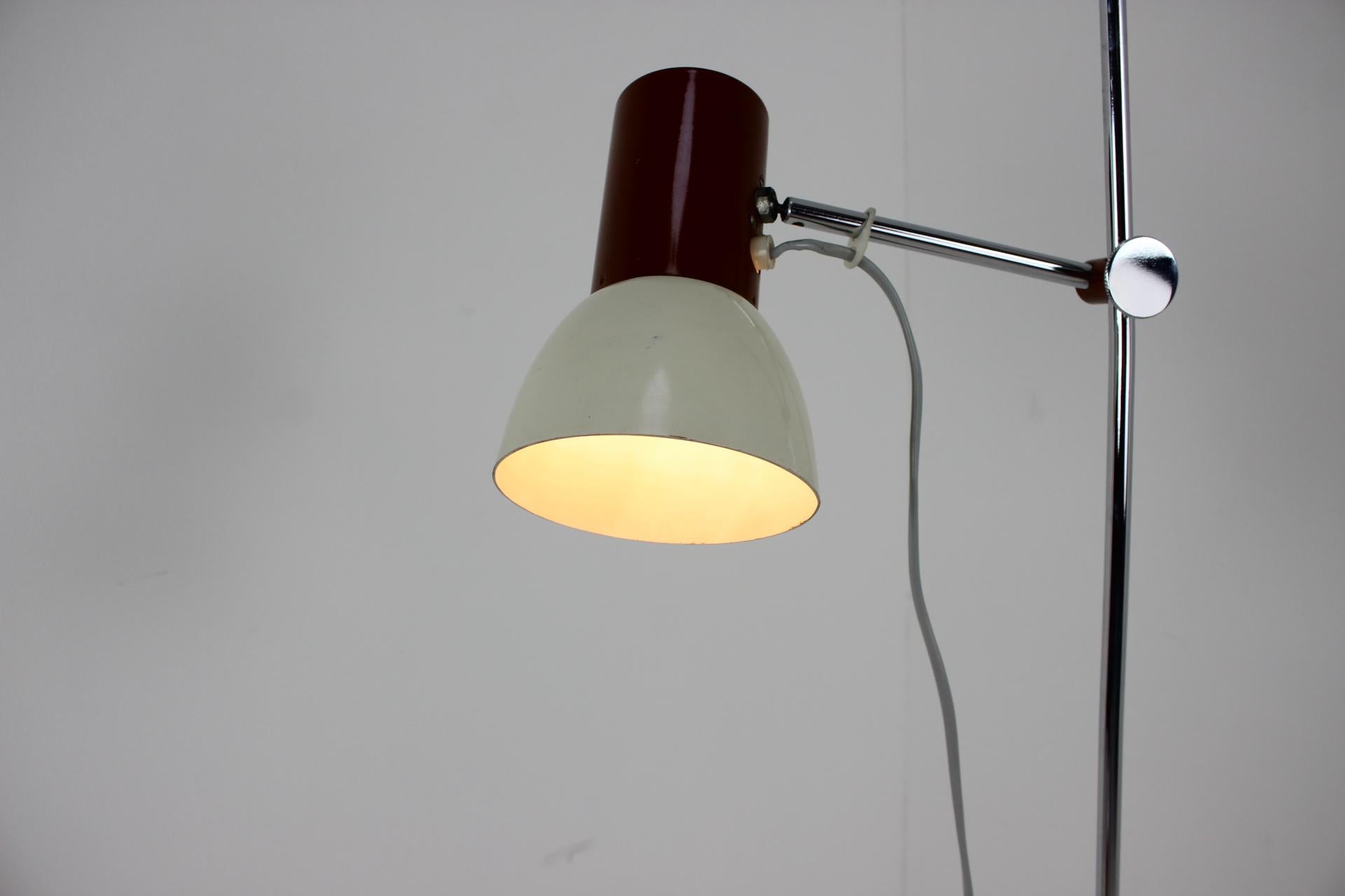 Mid-Century Design Adjustable Floor Lamp, 1970s For Sale 5