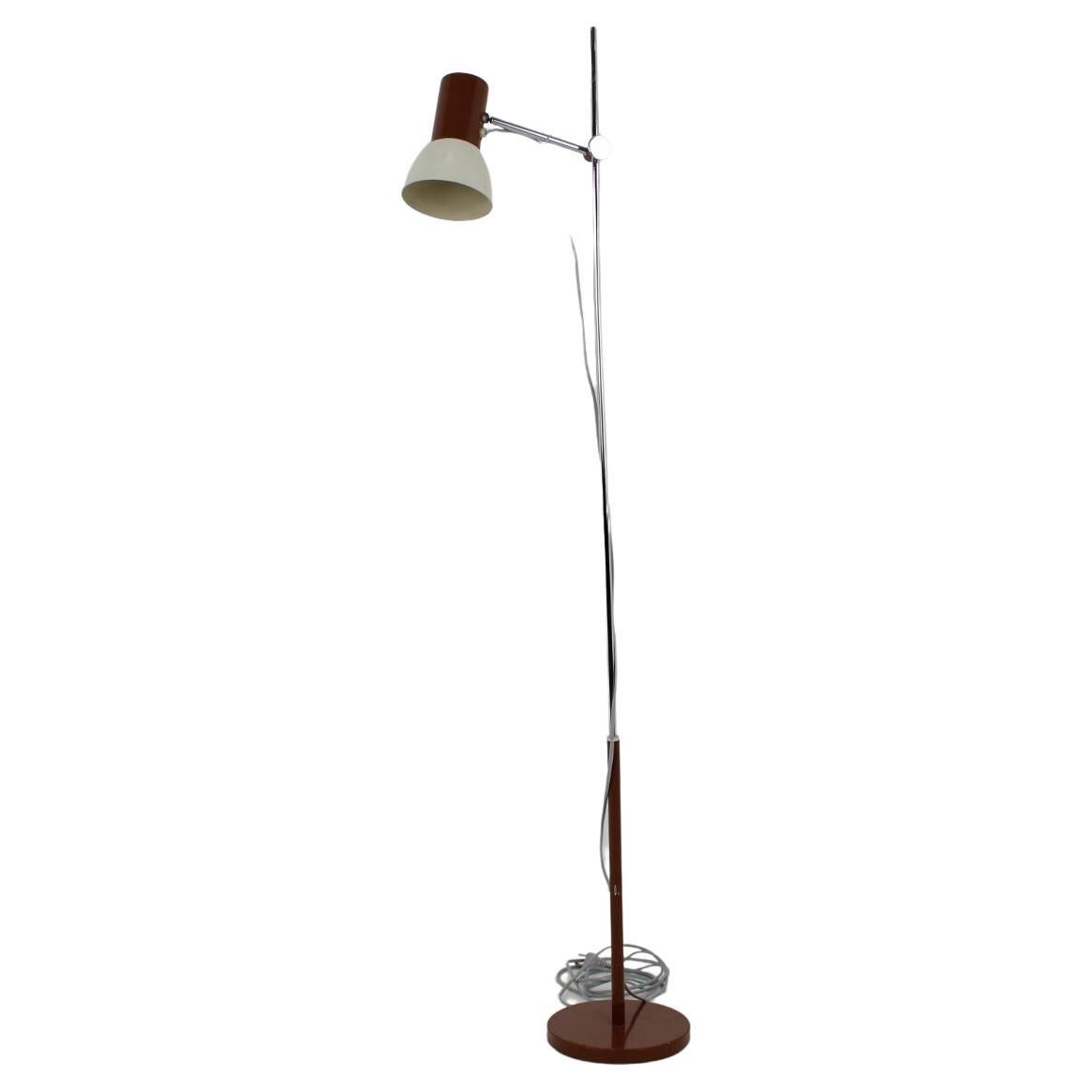 Mid-Century Design Adjustable Floor Lamp, 1970s For Sale