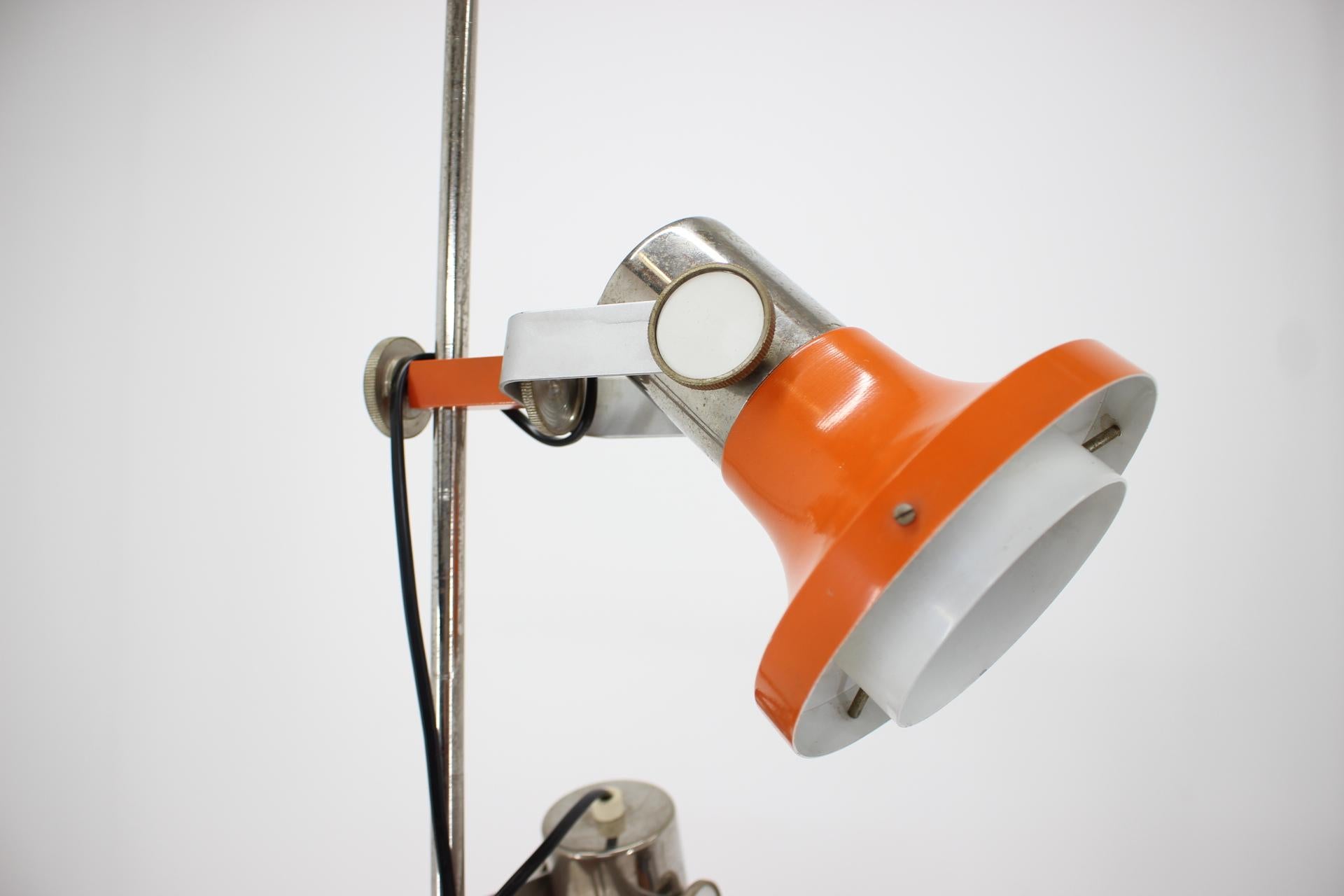 Tchèque Lampadaire réglable au design mi-siècle moderne par Pavel Grus, 1970 en vente