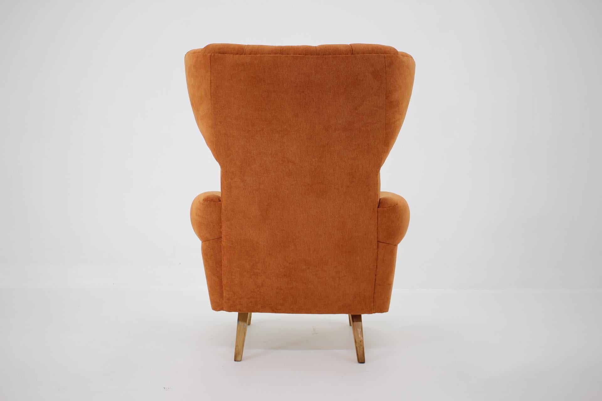 Midcentury Design Armchair / Czechoslovakia 1950s 'Renovated' In Good Condition For Sale In Praha, CZ