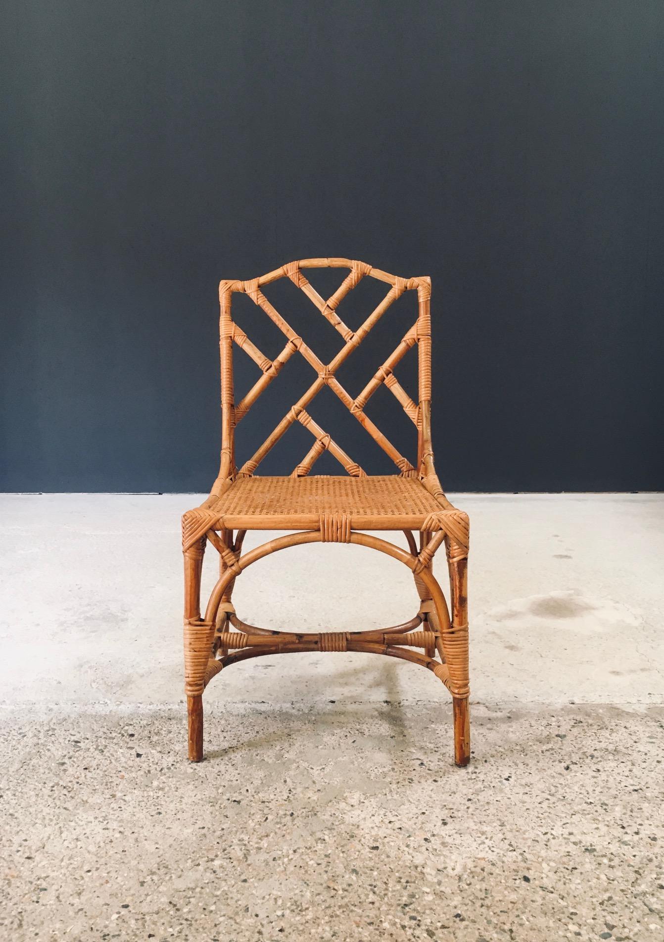 Diseño de mediados de siglo Sillas de comedor de bambú estilo Chippendale, Italia Años 60 en venta 1