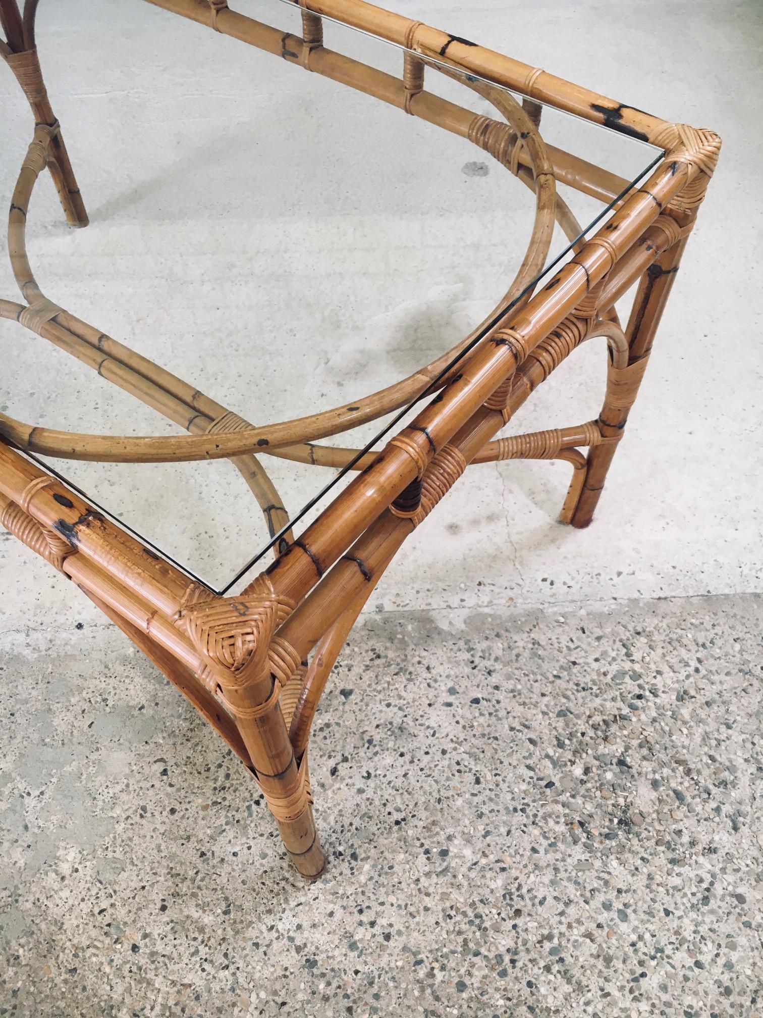 Mesa de comedor de bambú estilo Chippendale de diseño de mediados de siglo, Italia Años 60 en venta 4
