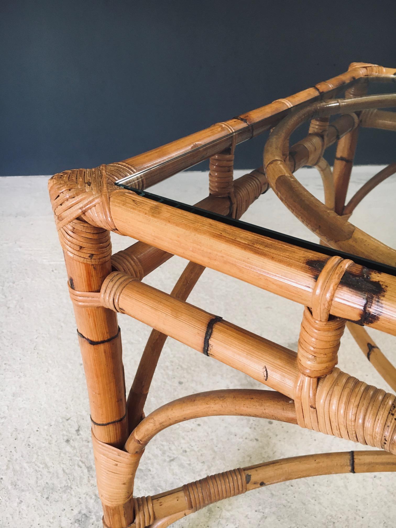 Mesa de comedor de bambú estilo Chippendale de diseño de mediados de siglo, Italia Años 60 en venta 6