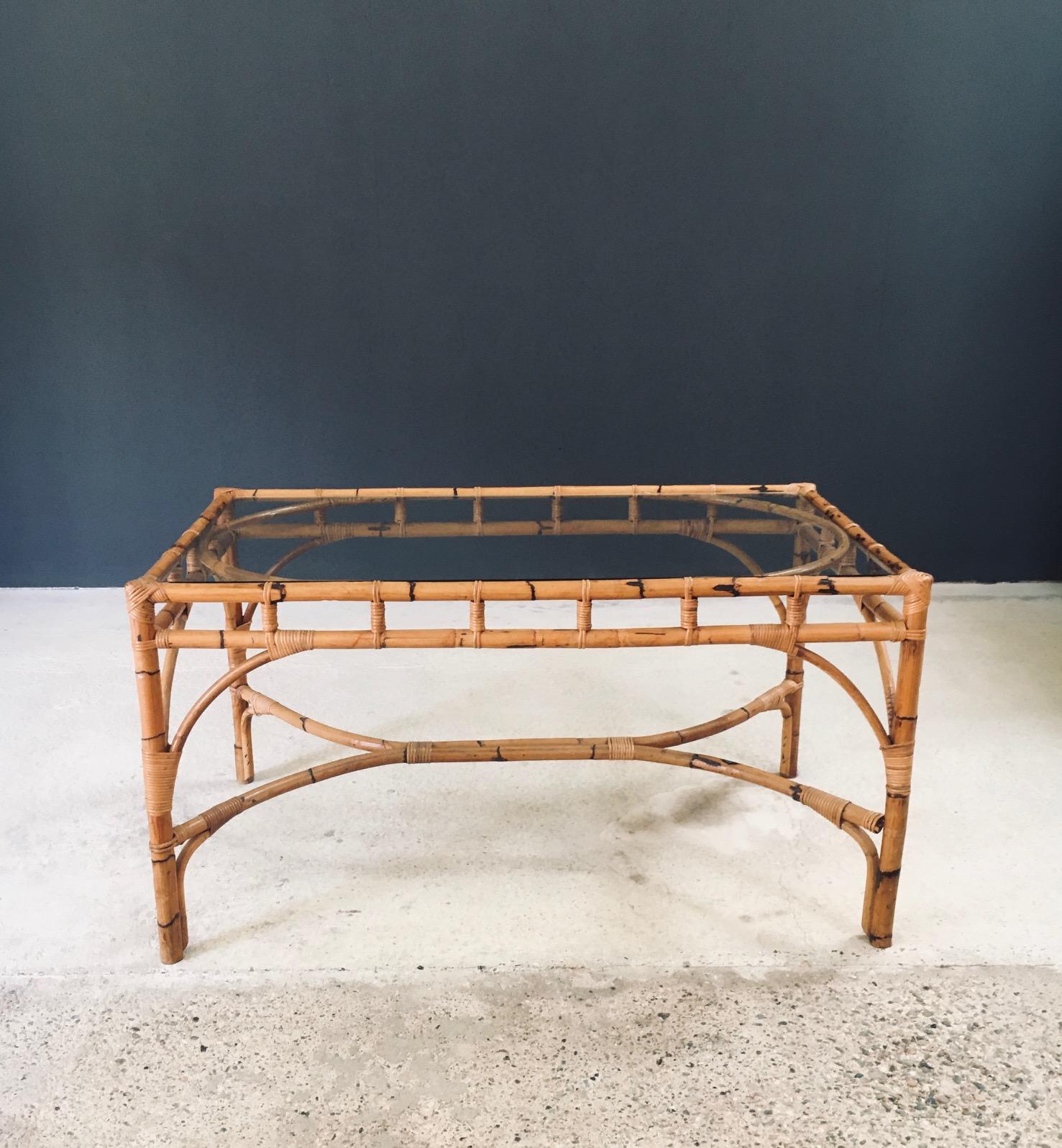 Mesa de comedor de bambú estilo Chippendale de diseño de mediados de siglo, Italia Años 60 Bambú en venta