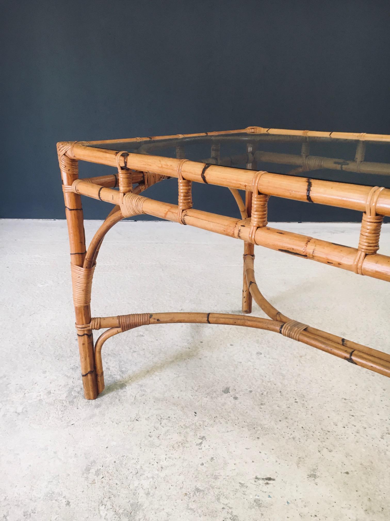Mesa de comedor de bambú estilo Chippendale de diseño de mediados de siglo, Italia Años 60 en venta 2