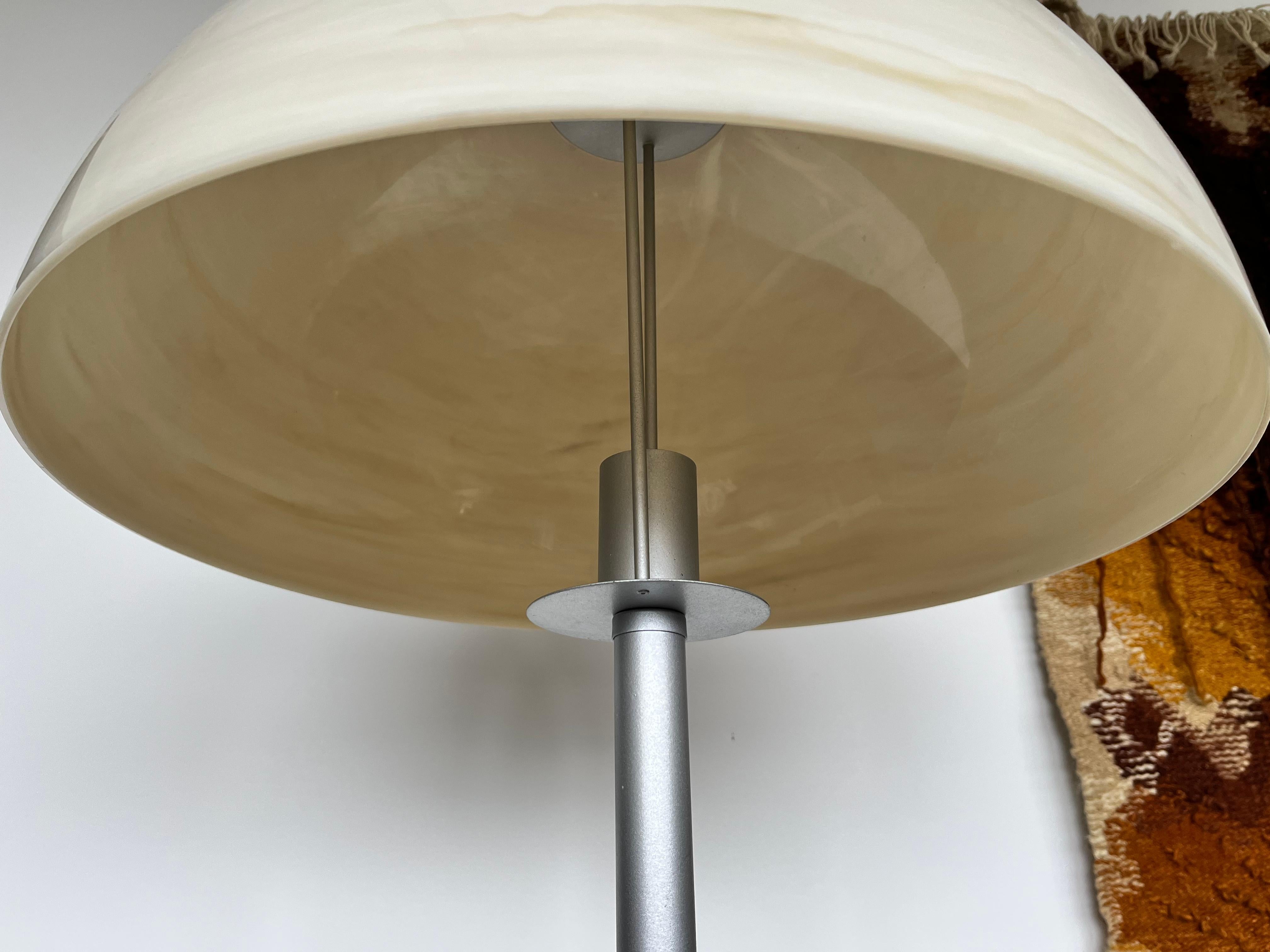 Mid-Century Modern Lampadaire au design mi-siècle moderne « Mushroom », 1970 en vente