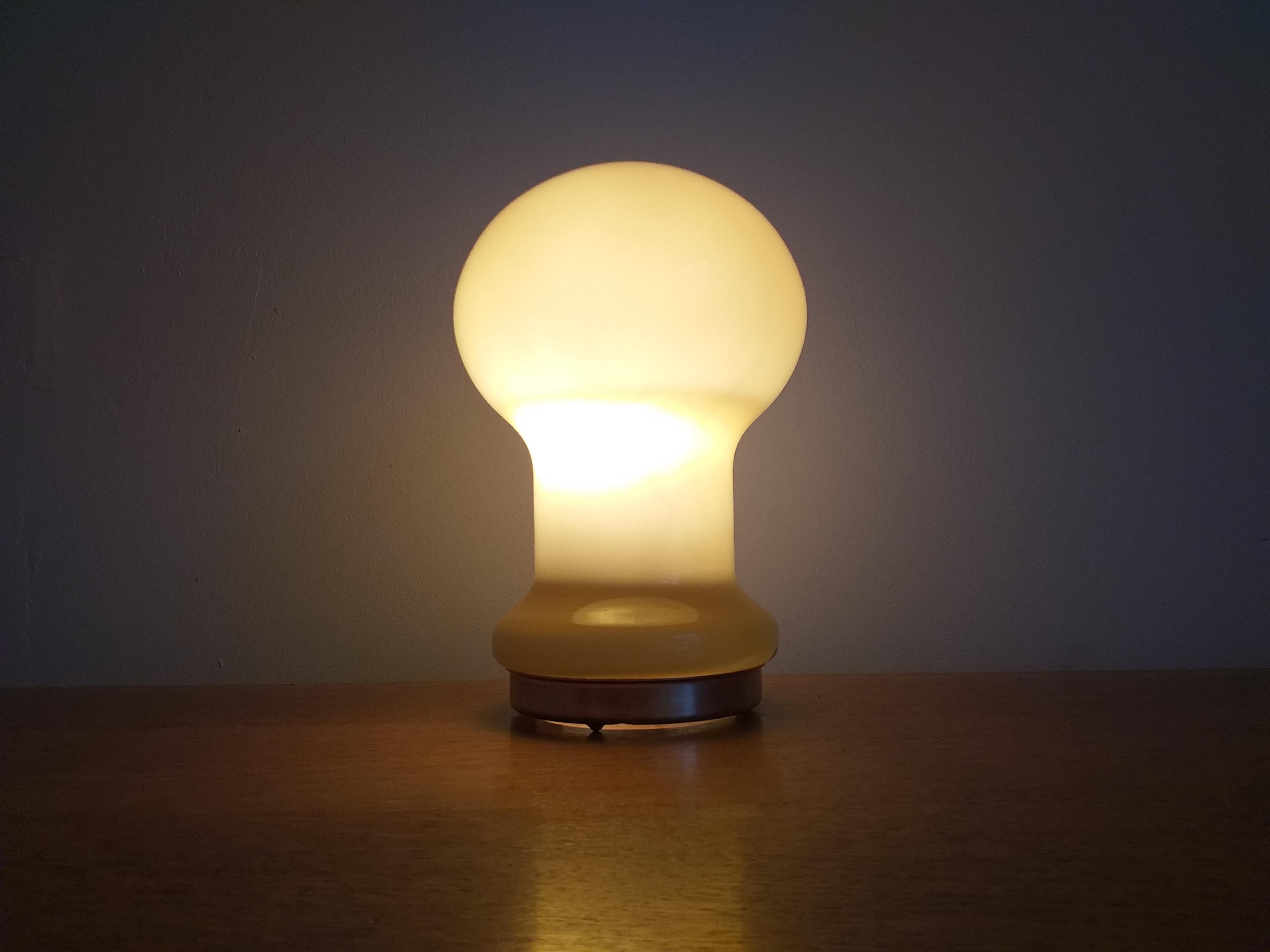 Verre Lampe de bureau en verre au design mi-siècle moderne, années 1970 en vente