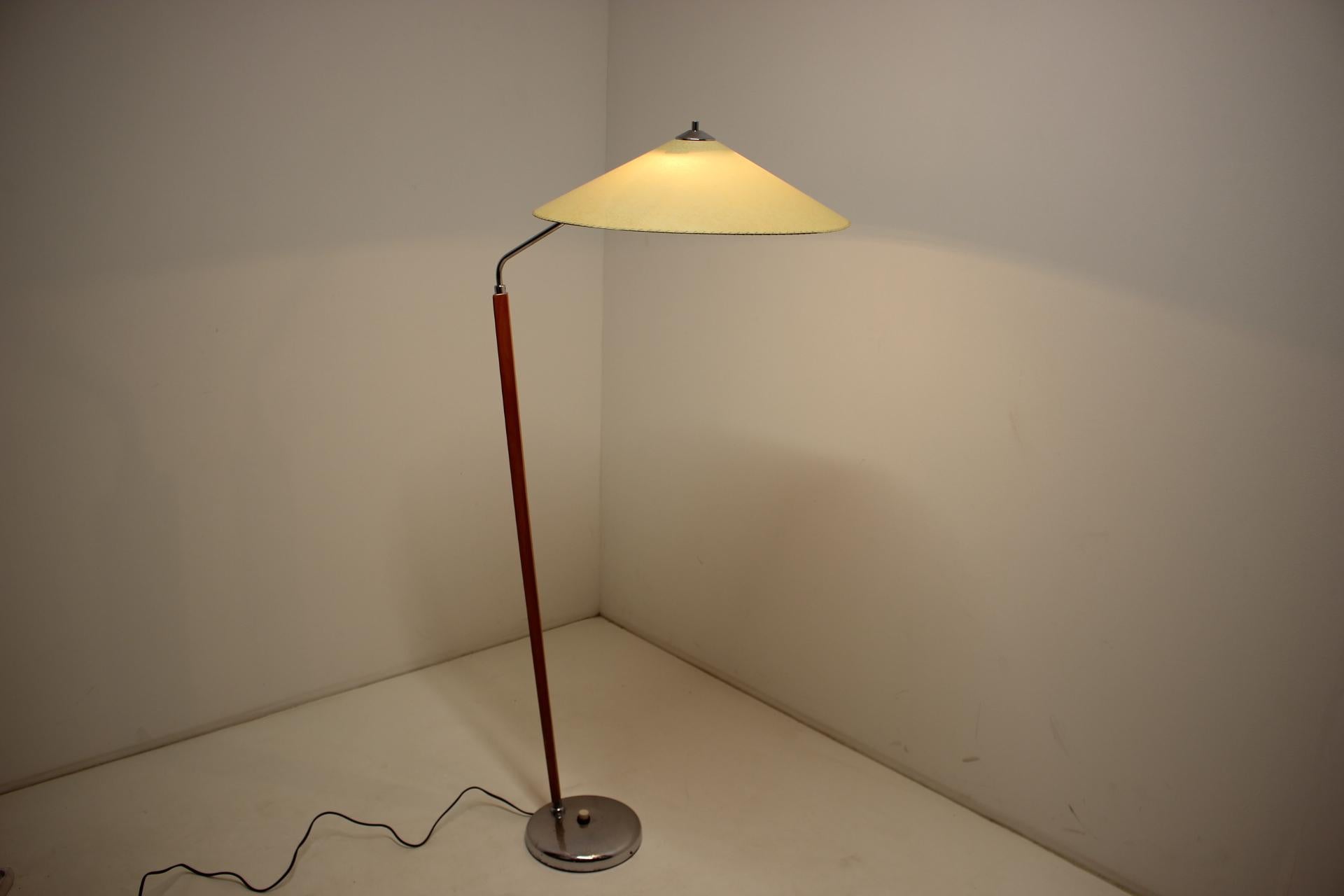 Midcentury Design Japanese Style Floor Lamp, 1960s 2