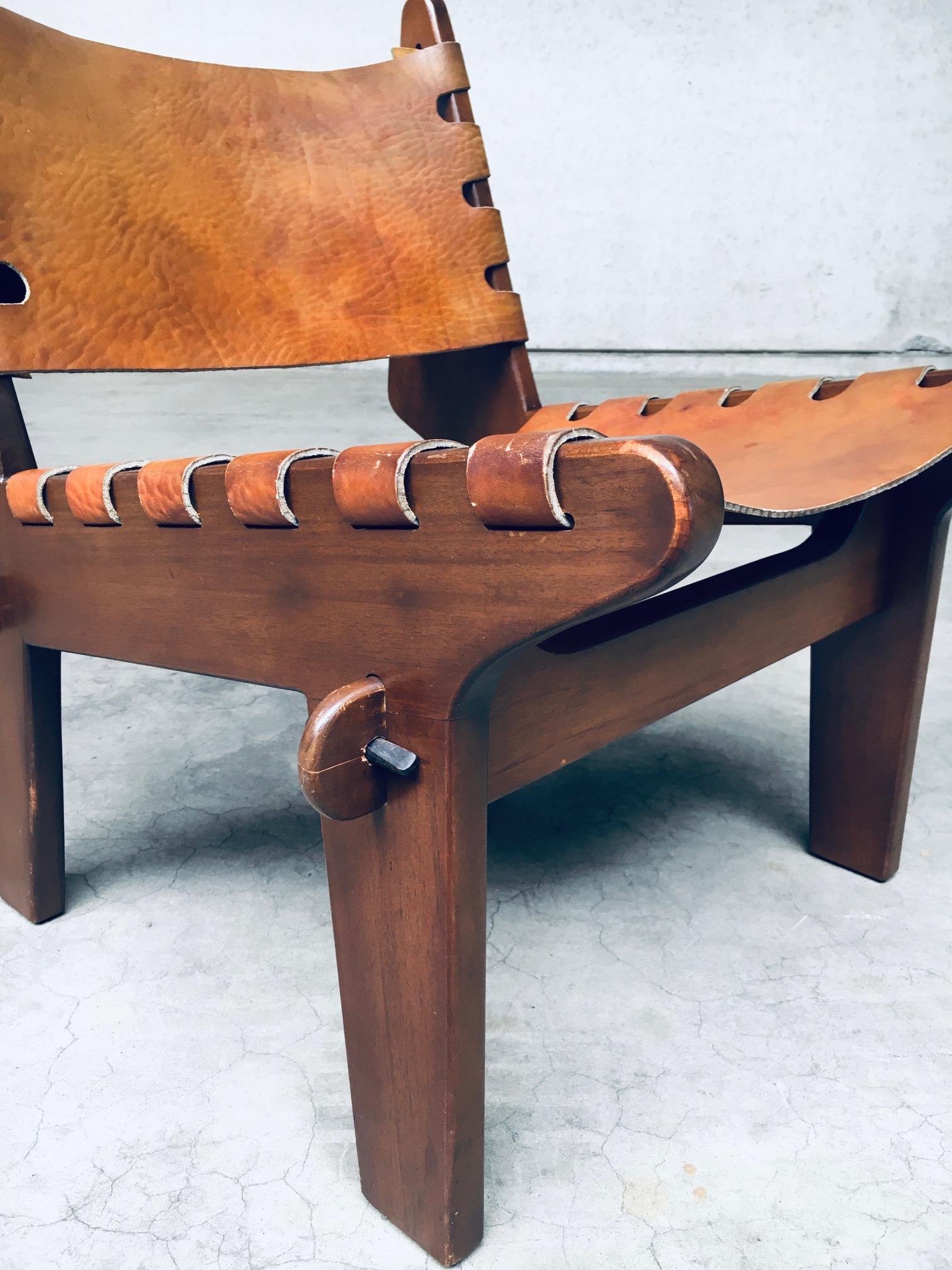 Set di sedie e pouf con fionda in pelle di Angel I. Pazmino, dal design del Medioevo 8