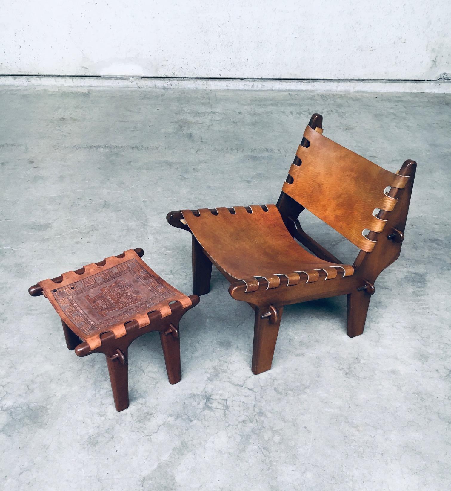 Ecuadoriano Set di sedie e pouf con fionda in pelle di Angel I. Pazmino, dal design del Medioevo