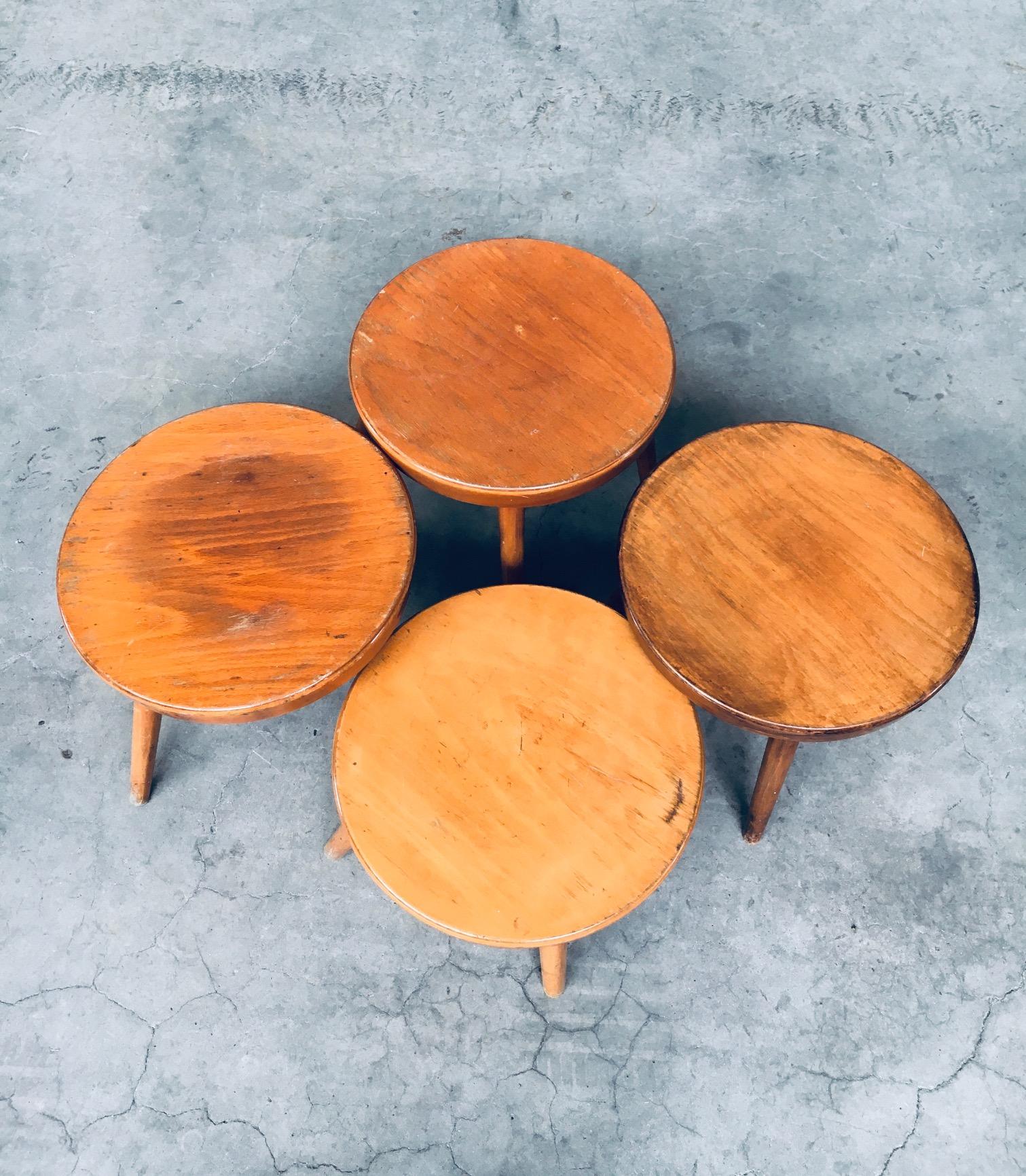 Midcentury Design Niedriger Beistelltisch, Belgien 1950er Jahre im Angebot 9