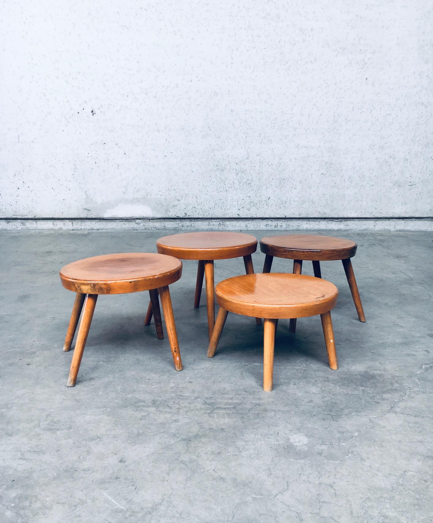 Midcentury Design Niedriger Beistelltisch, Belgien 1950er Jahre (Moderne der Mitte des Jahrhunderts) im Angebot