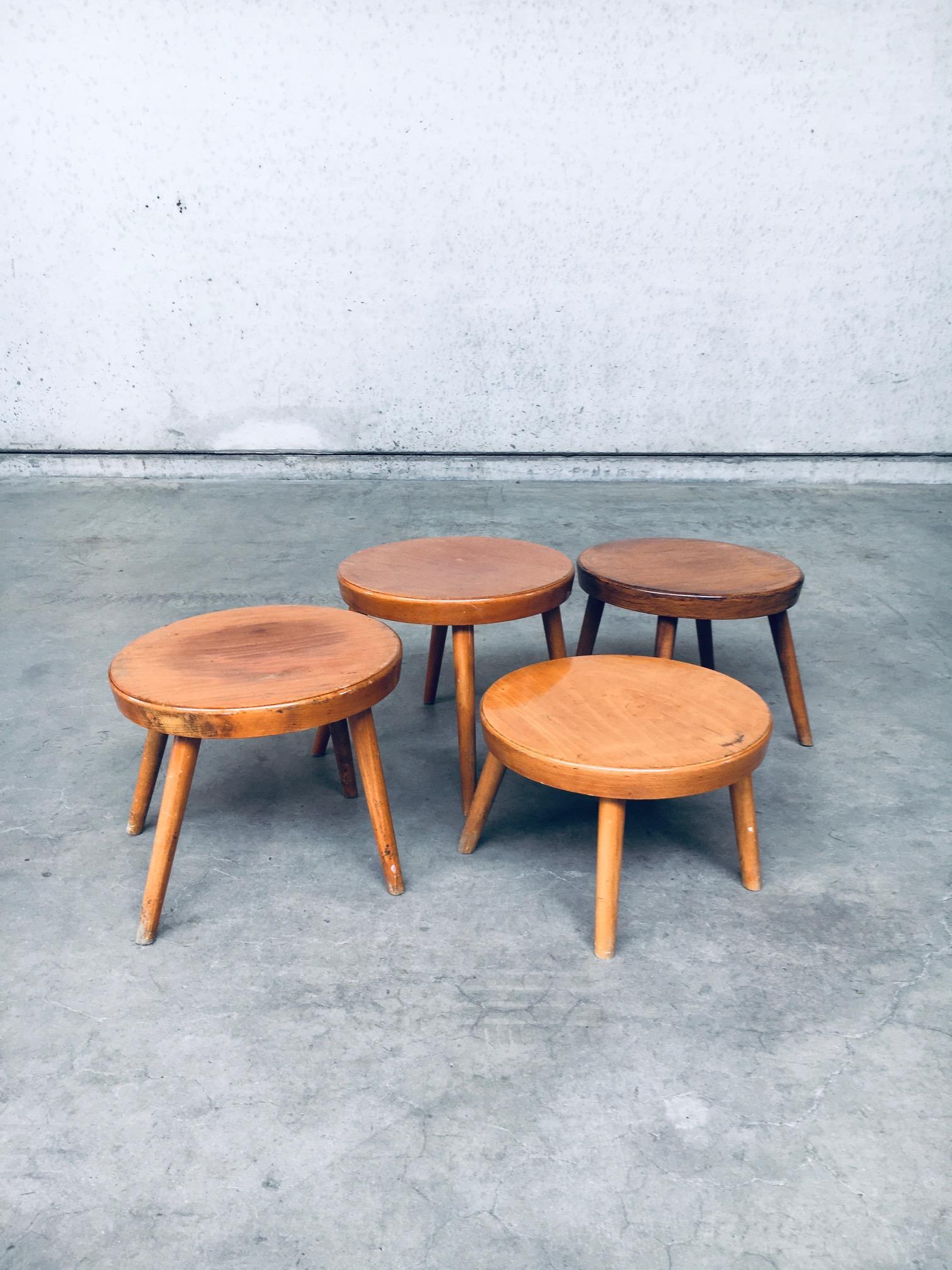 Midcentury Design Niedriger Beistelltisch, Belgien 1950er Jahre im Zustand „Gut“ im Angebot in Oud-Turnhout, VAN