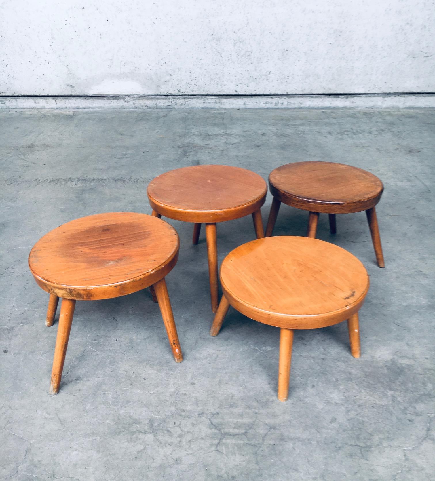 Midcentury Design Niedriger Beistelltisch, Belgien 1950er Jahre (Mitte des 20. Jahrhunderts) im Angebot