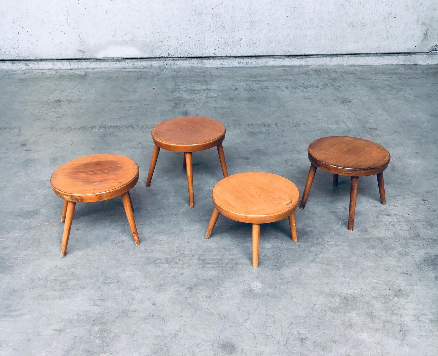 Midcentury Design Niedriger Beistelltisch, Belgien 1950er Jahre im Angebot 1