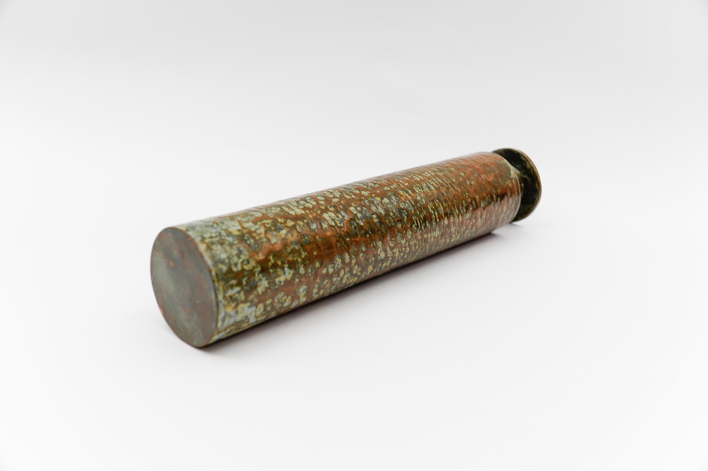 Martellato Vaso massiccio in rame martellato di design della metà del secolo scorso, Germania, anni '50 in vendita