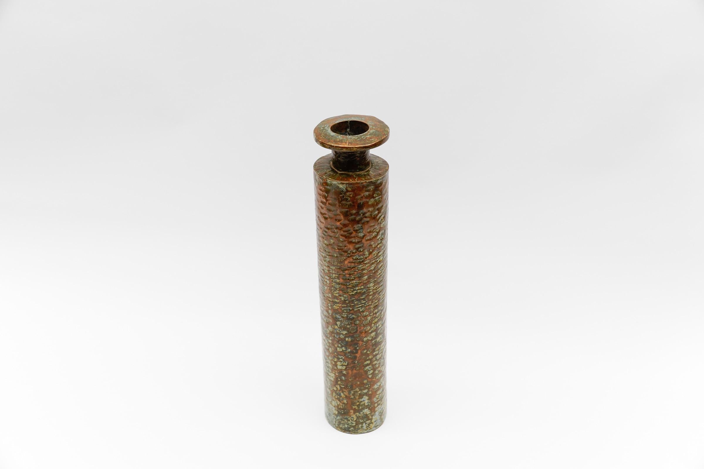 Vaso massiccio in rame martellato di design della metà del secolo scorso, Germania, anni '50 In condizioni buone in vendita a Nürnberg, Bayern