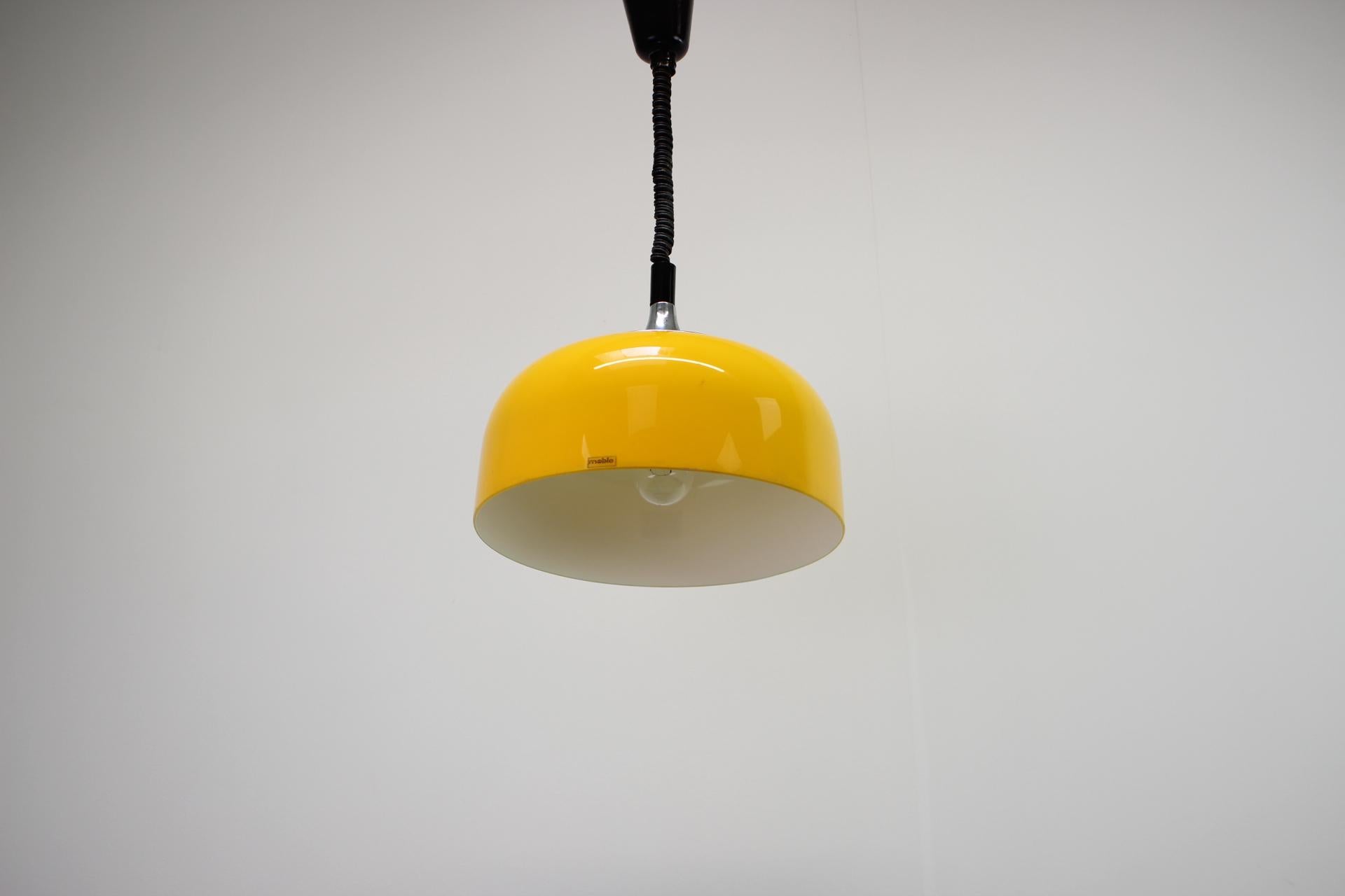 Ciondolo di design del Medioevo Meblo, Harvey Guzzini, Italia, anni '70 in vendita 12