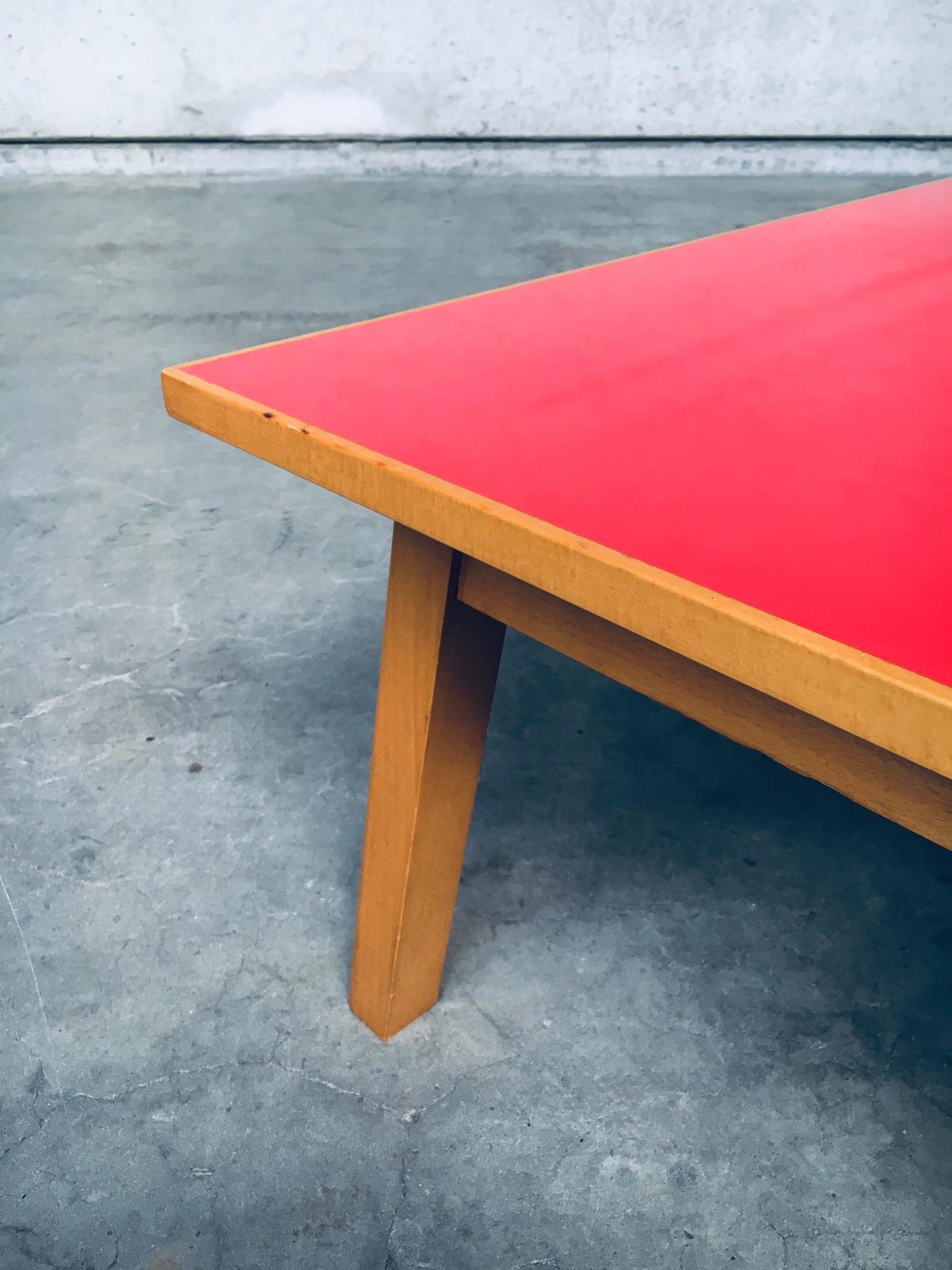 Midcentury Design Red Coffee Table, 1950's Belgium For Sale 10