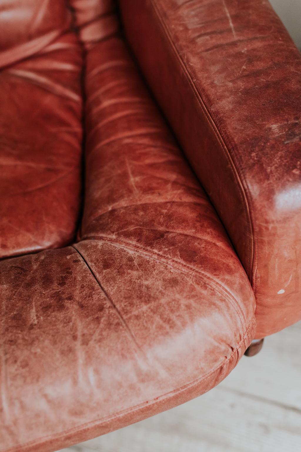 Midcentury Design Red Leather Swivel Armchair 2