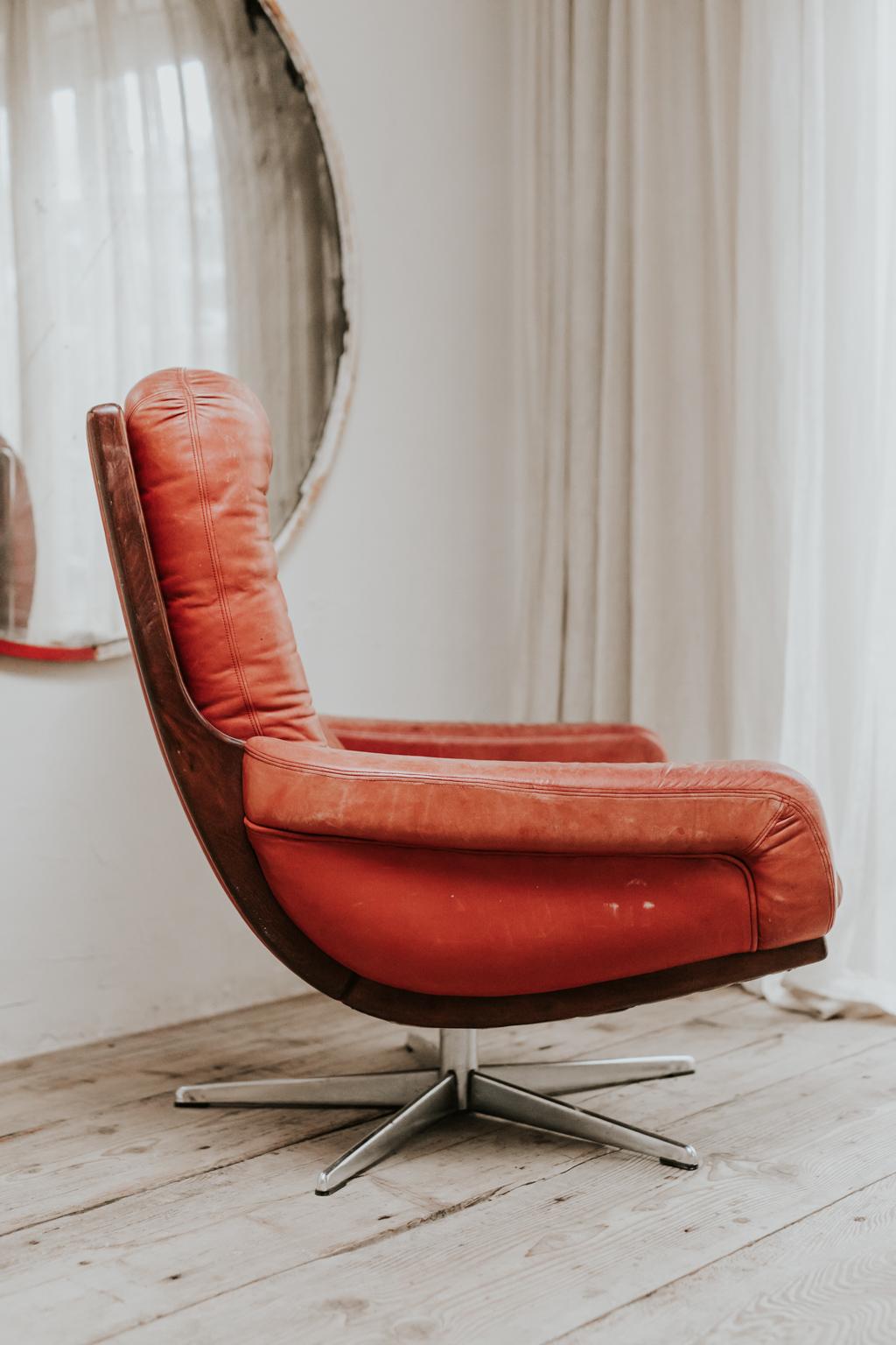 red swivel chair