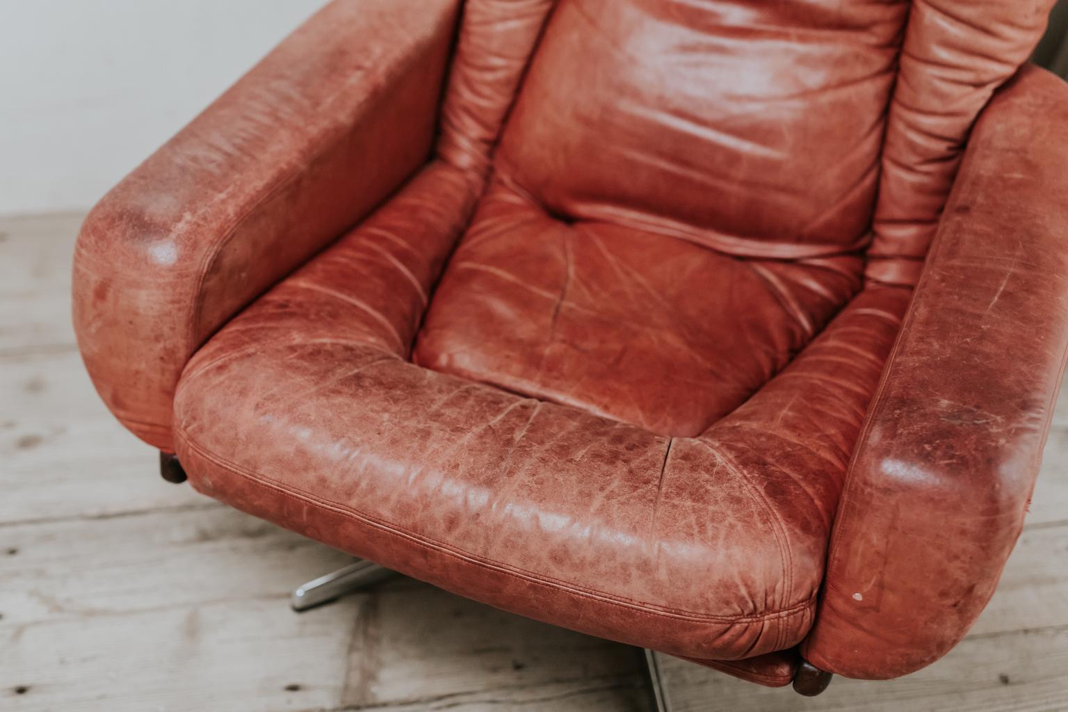 Late 20th Century Midcentury Design Red Leather Swivel Armchair