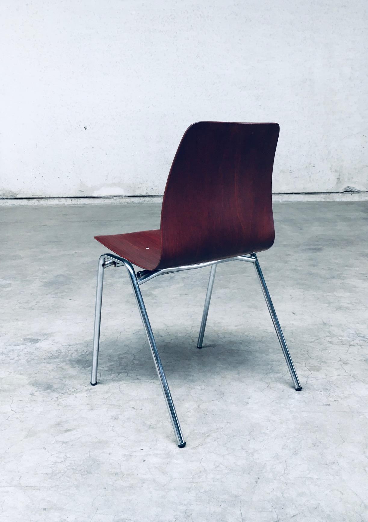Midcentury Design Stacking Chairs by Elmar Flötotto for Pagholz, 1960's Germany For Sale 4
