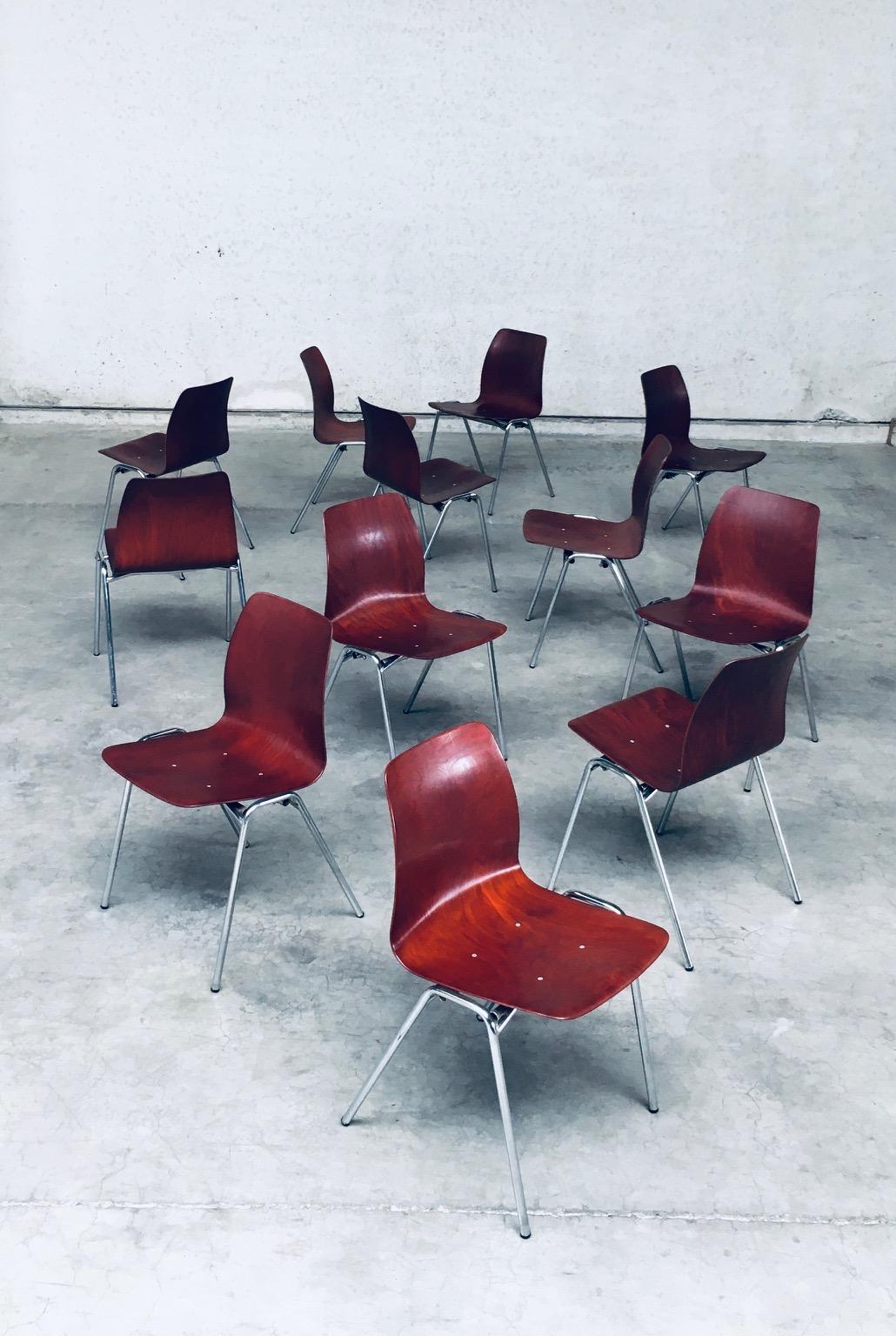 Midcentury Design Stacking Chairs by Elmar Flötotto for Pagholz, 1960's Germany In Good Condition For Sale In Oud-Turnhout, VAN