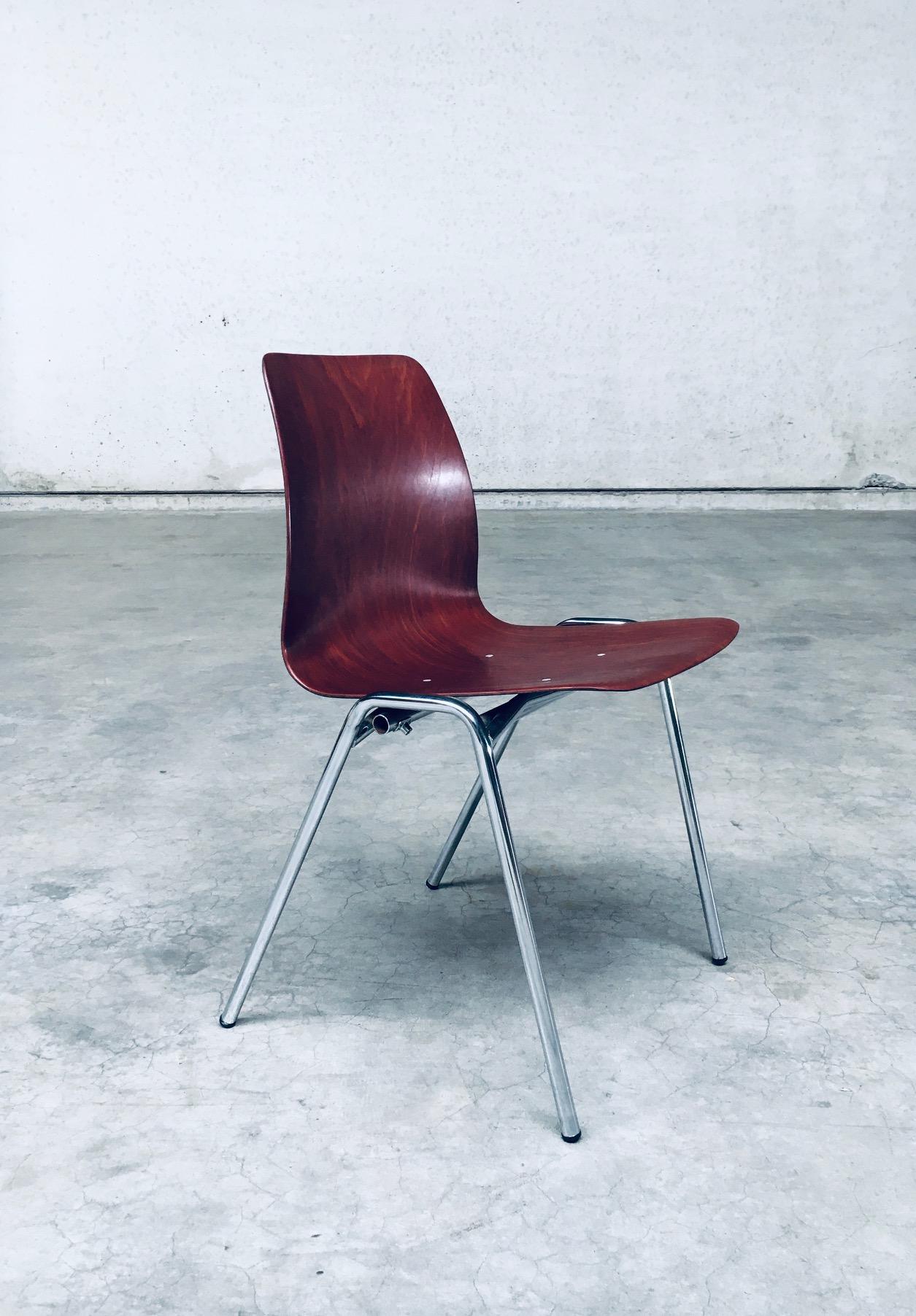 Midcentury Design Stacking Chairs by Elmar Flötotto for Pagholz, 1960's Germany For Sale 1