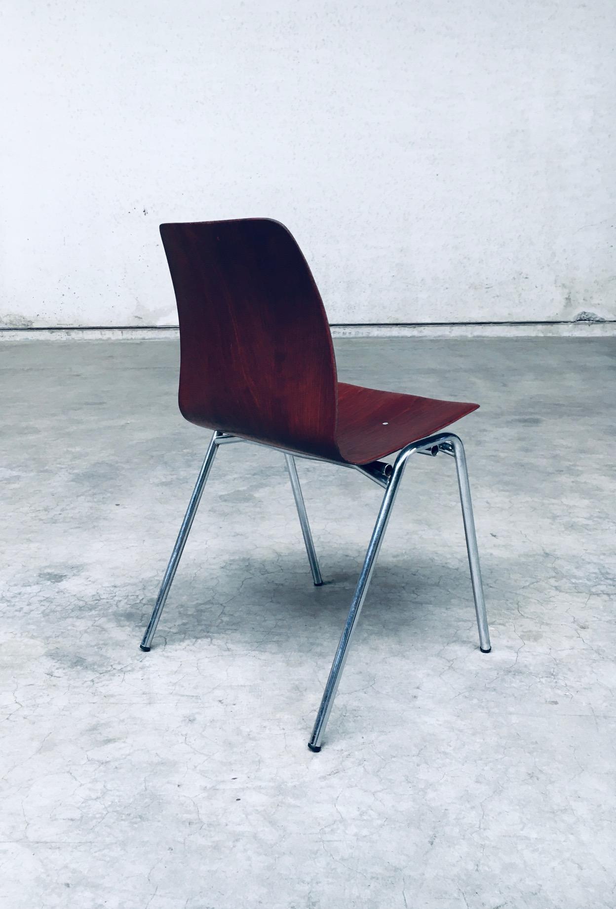 Midcentury Design Stacking Chairs by Elmar Flötotto for Pagholz, 1960's Germany For Sale 2