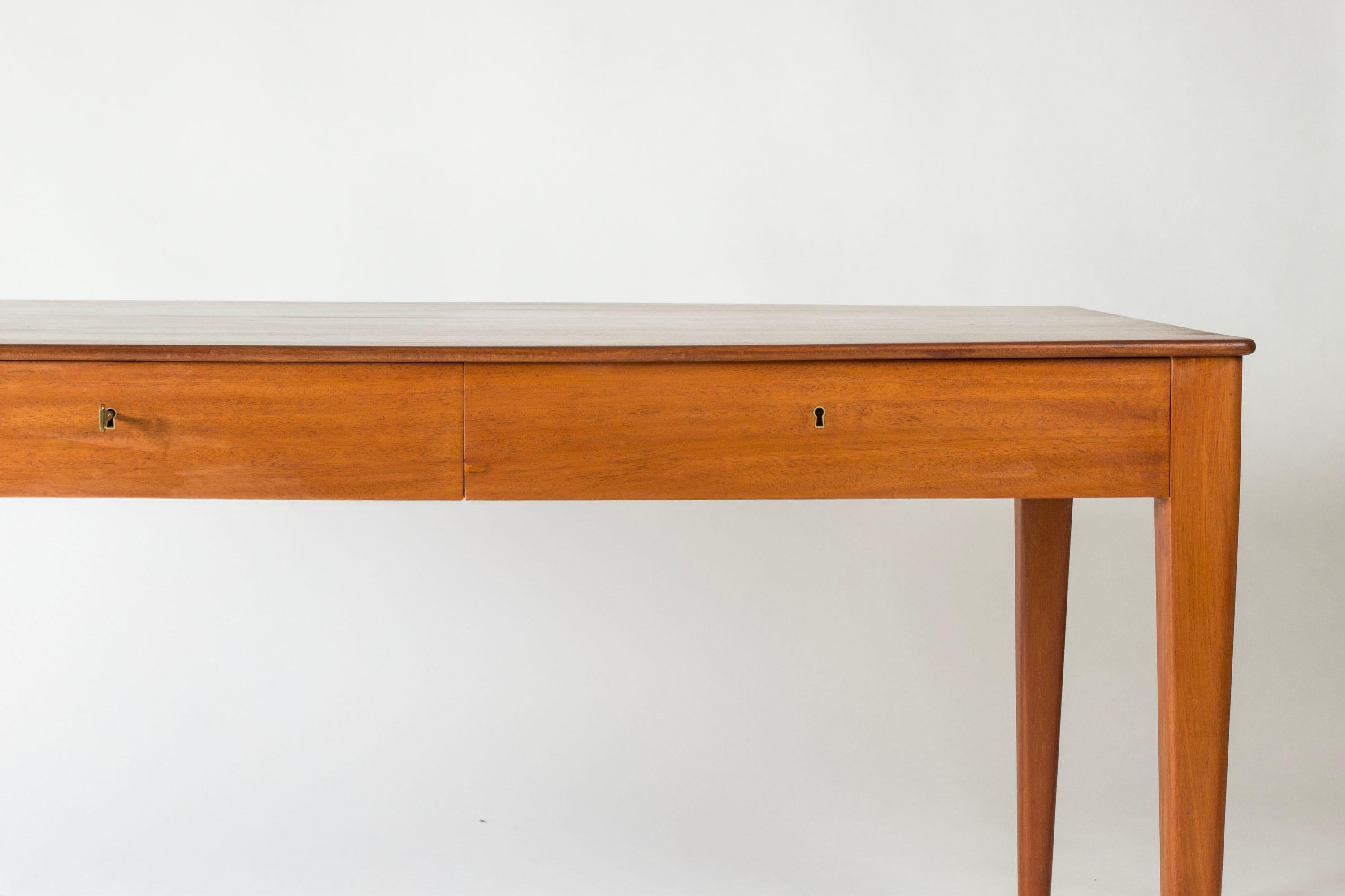 Scrivania del Medioevo di Josef Frank, Svenskt Tenn, Svezia, anni '50 In condizioni buone in vendita a Stockholm, SE