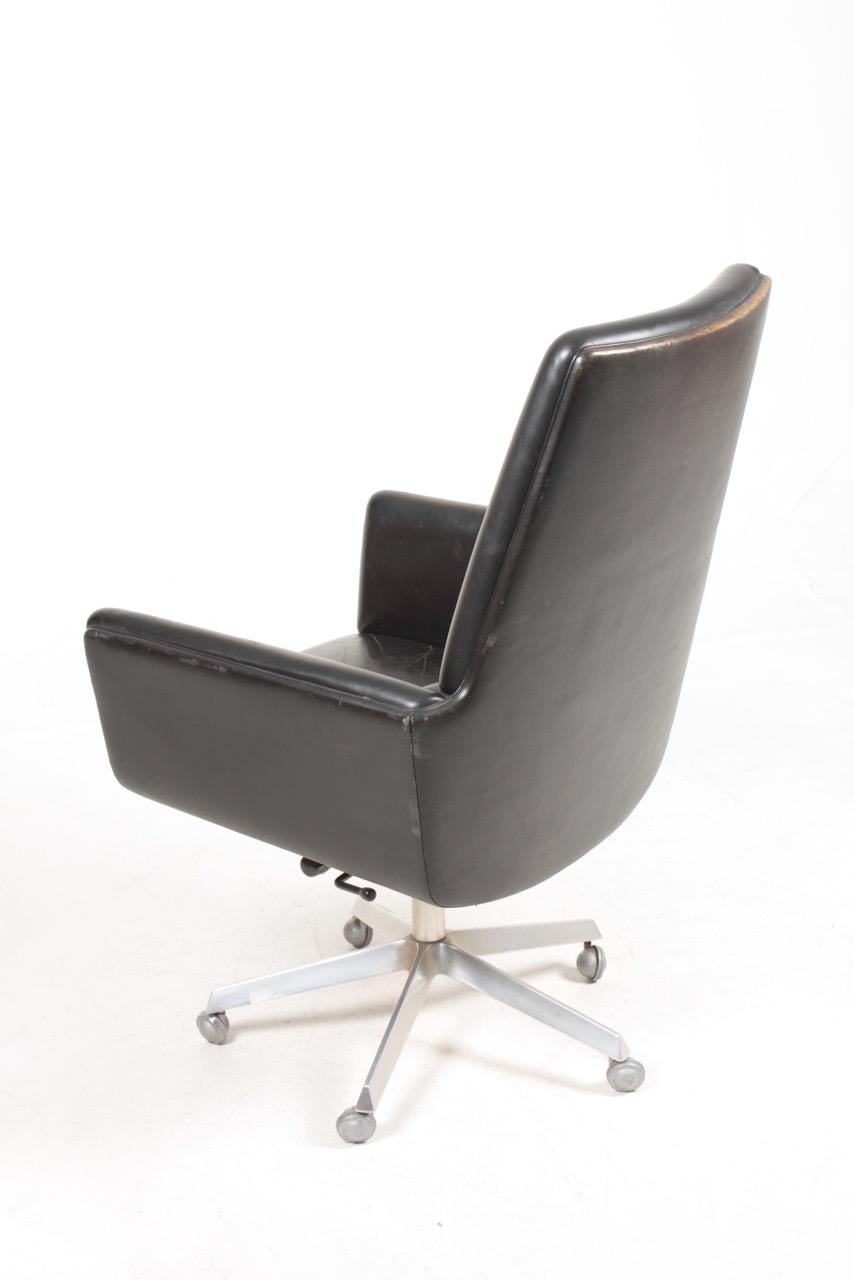 Midcentury Desk Chair in Patinated Leather by Finn Juhl, 1960s 4