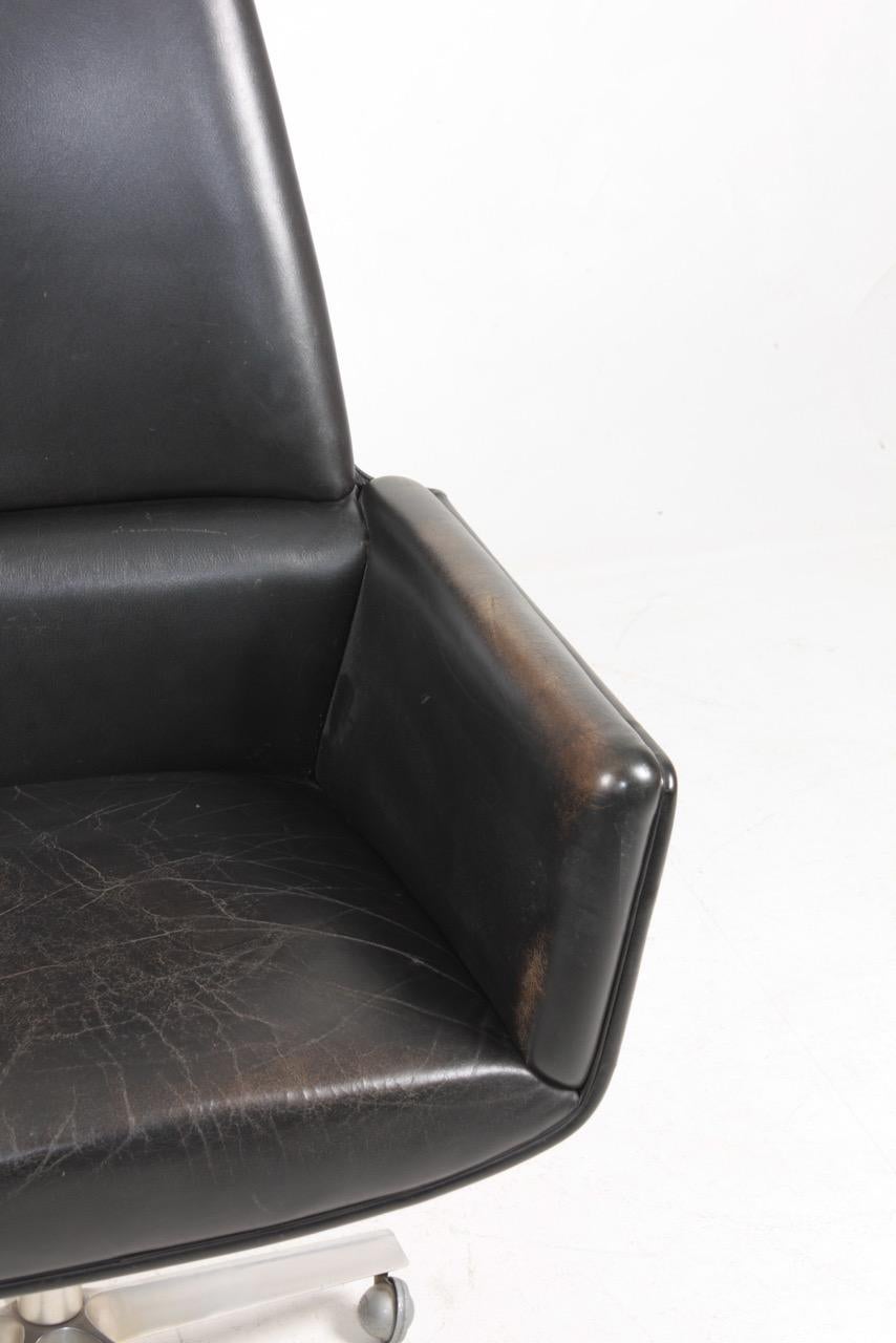 Scandinavian Modern Midcentury Desk Chair in Patinated Leather by Finn Juhl, 1960s
