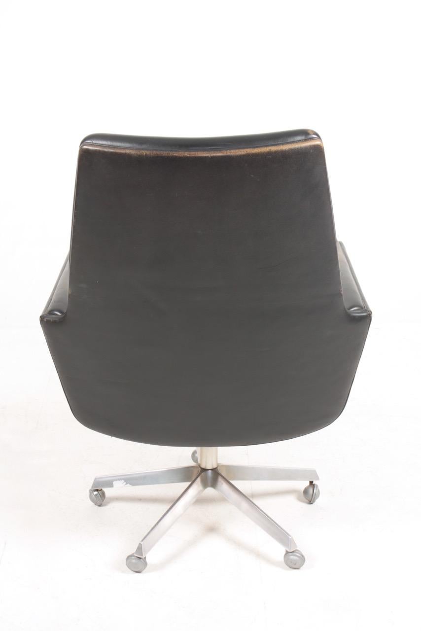 Midcentury Desk Chair in Patinated Leather by Finn Juhl, 1960s 2