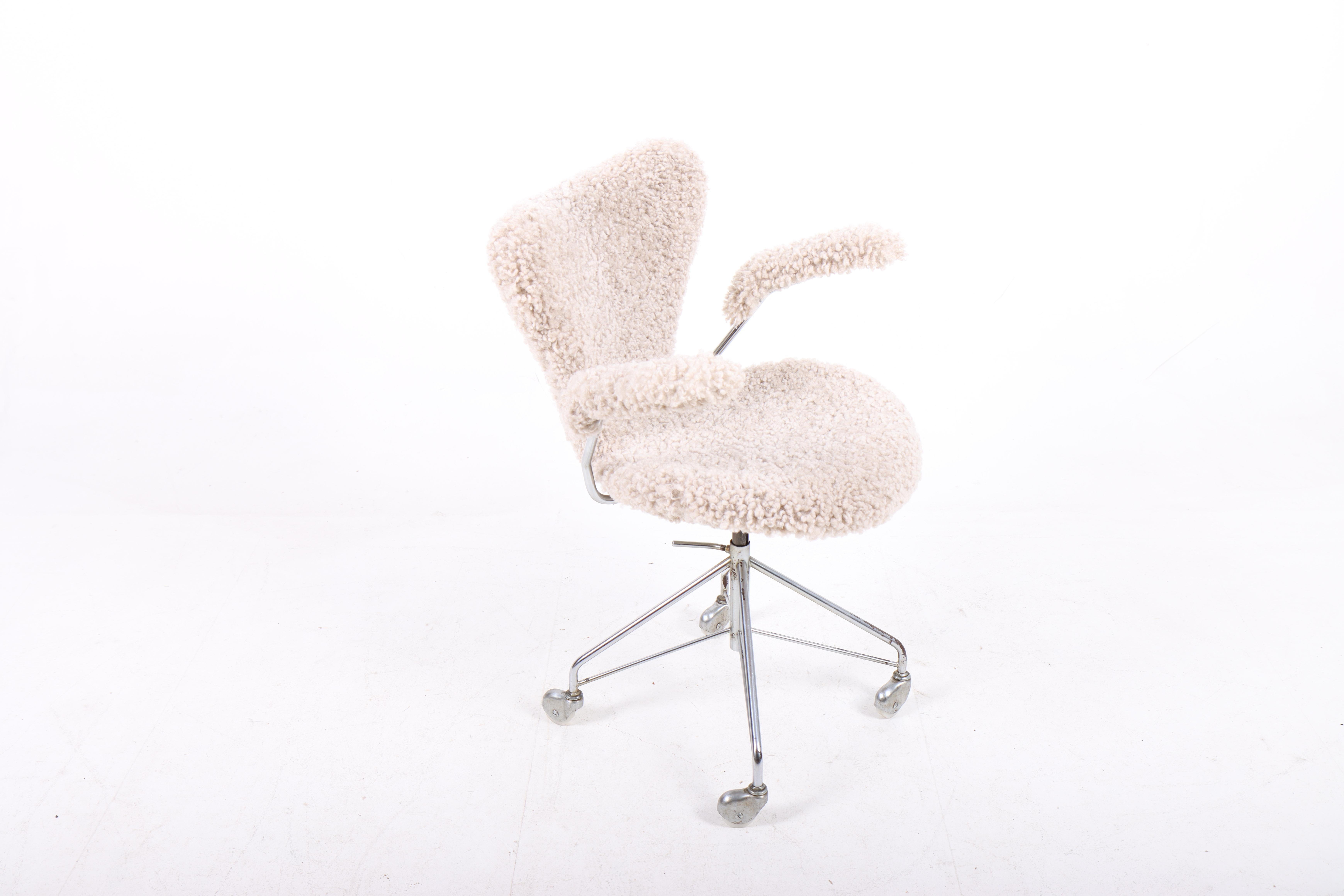 Danish Midcentury Desk Chair Model 3117 in Sheepskin by Arne Jacobsen, 1960s