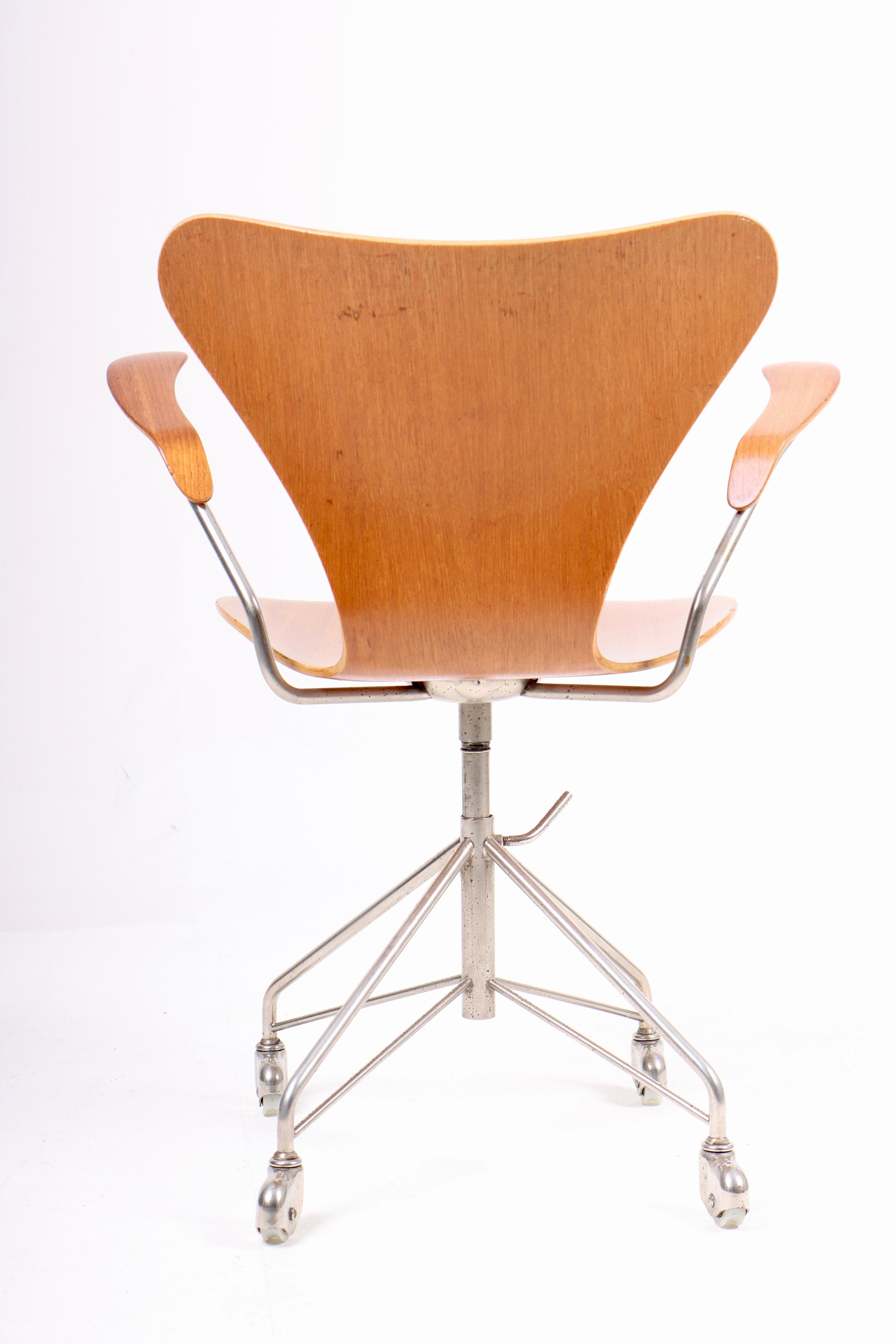 Danish Mid-Century Desk Chair Model 3117 in Teak by Arne Jacobsen, 1960s