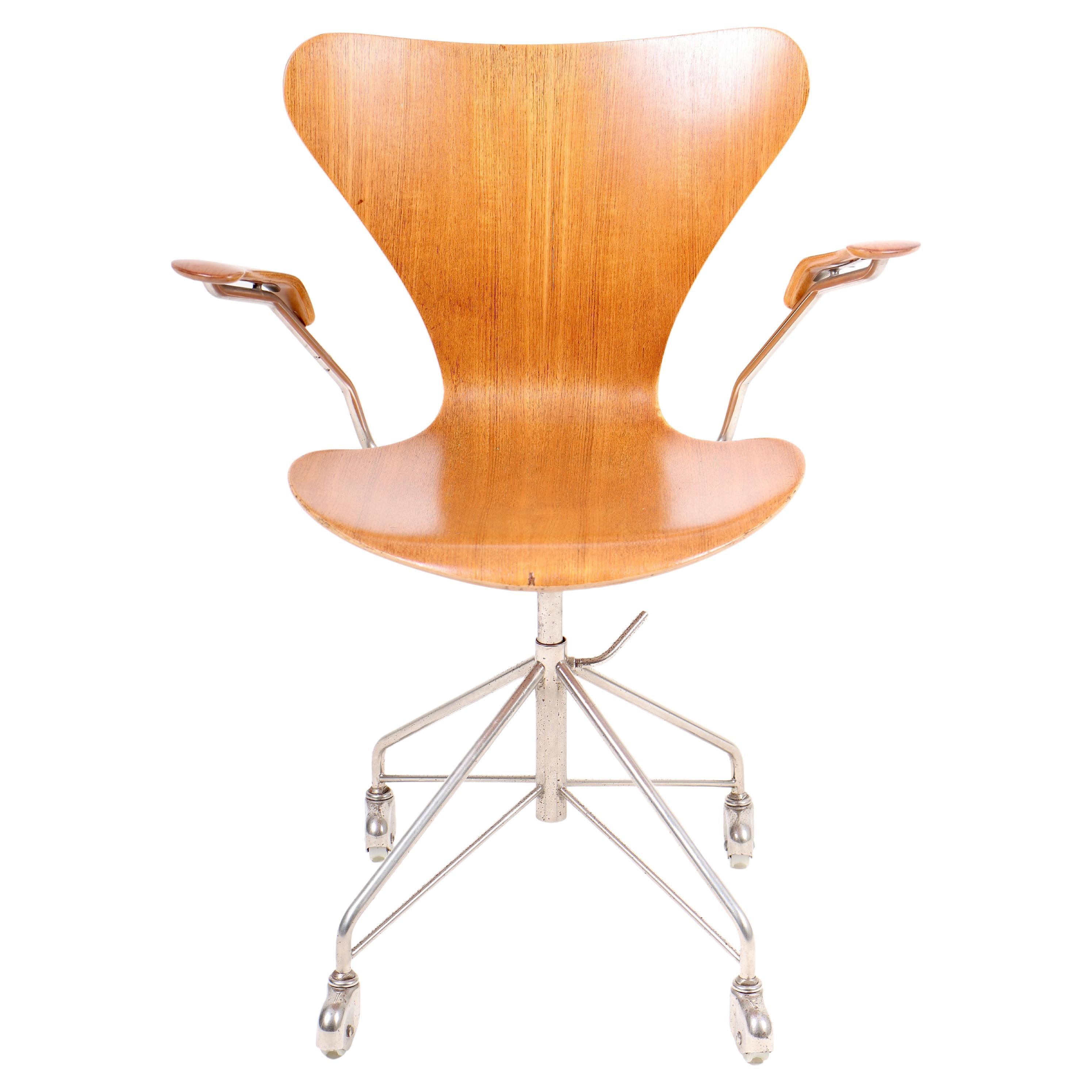 Mid-Century Desk Chair Model 3117 in Teak by Arne Jacobsen, 1960s